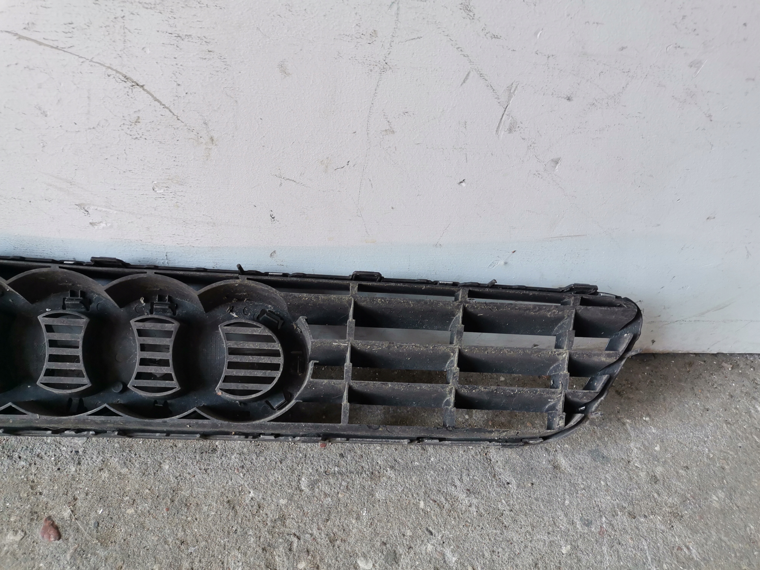 grille radiator grill 8L0807683 AUDI A3 8L
