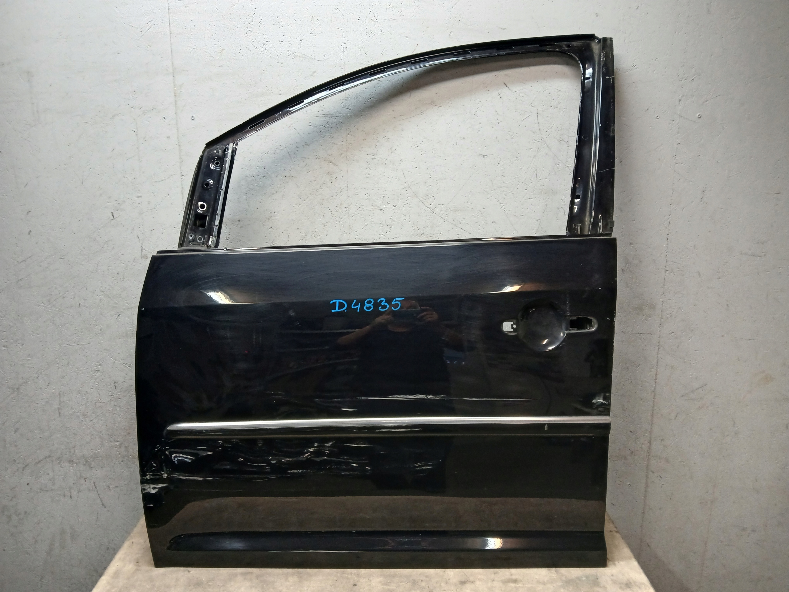 door front left VW TOURAN and 1 1T0 03