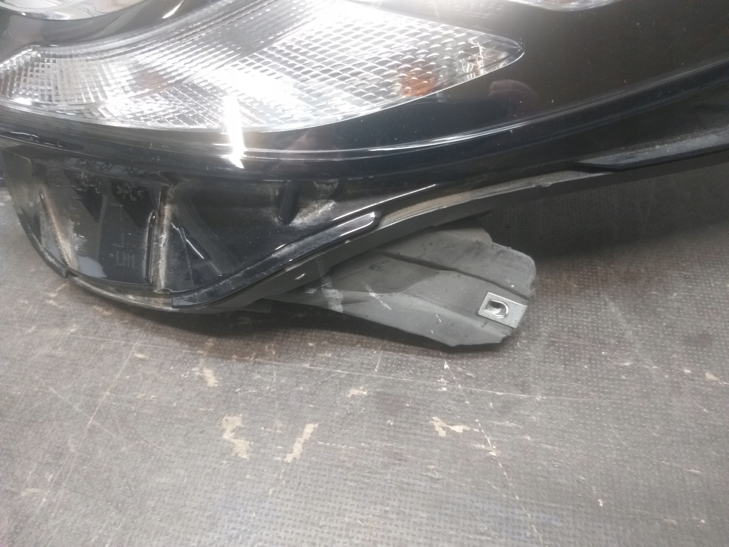 light front left OPEL CORSA E LED 39108226