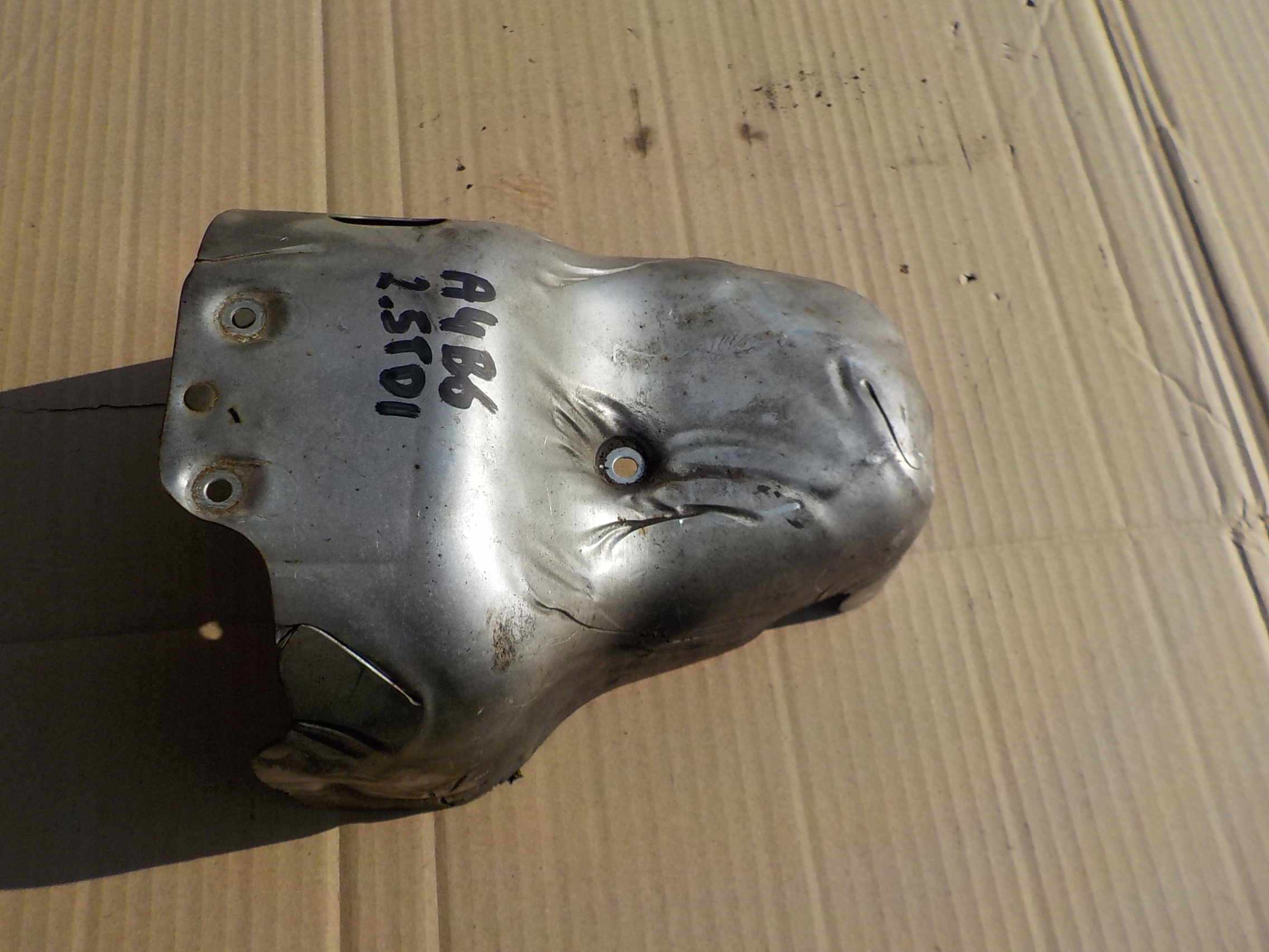 Couverture tablier moteur Turbines audi a4 b6 2,5 tdi 059145325E