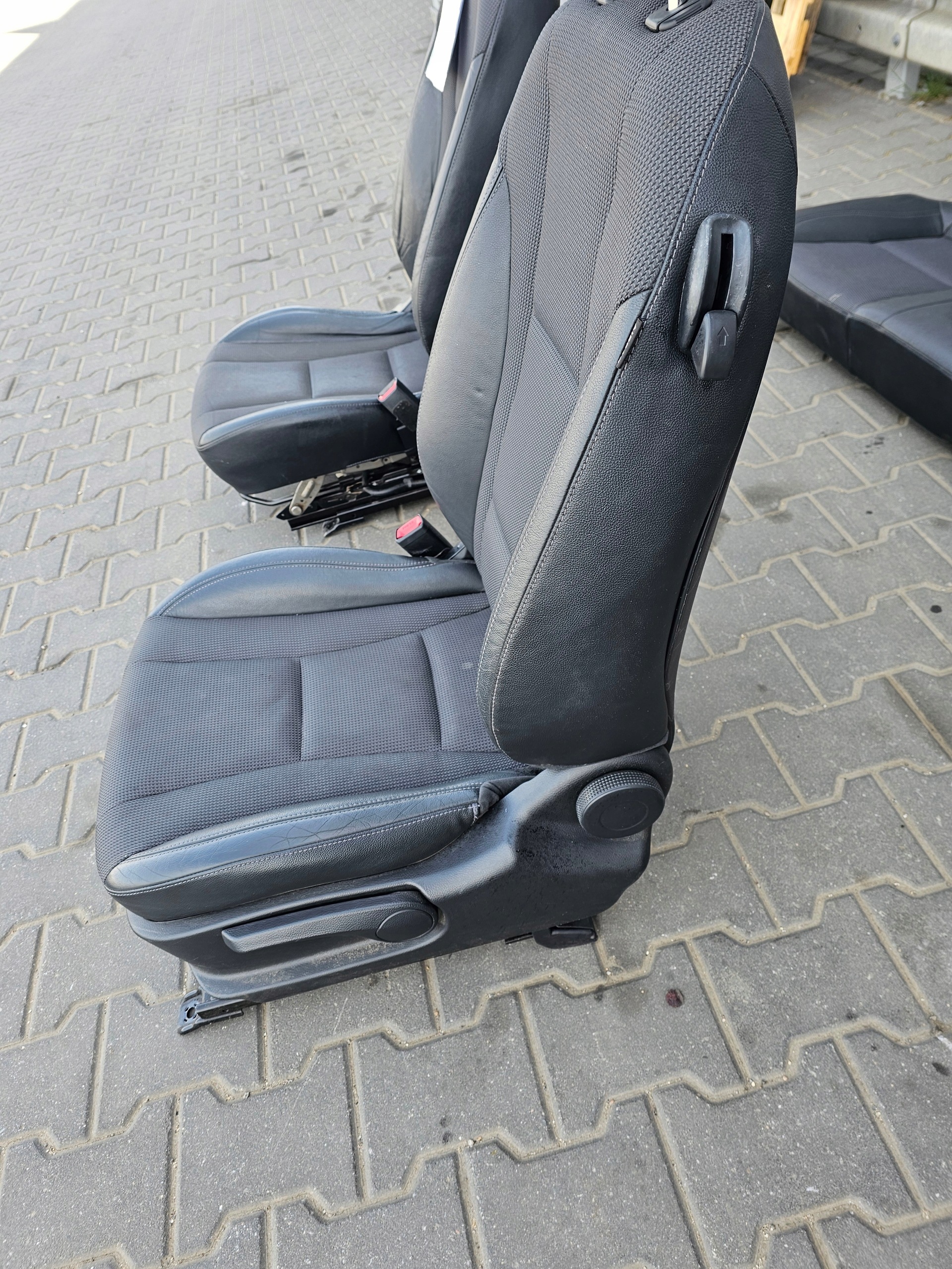 HYUNDAI I30 II 3D seats