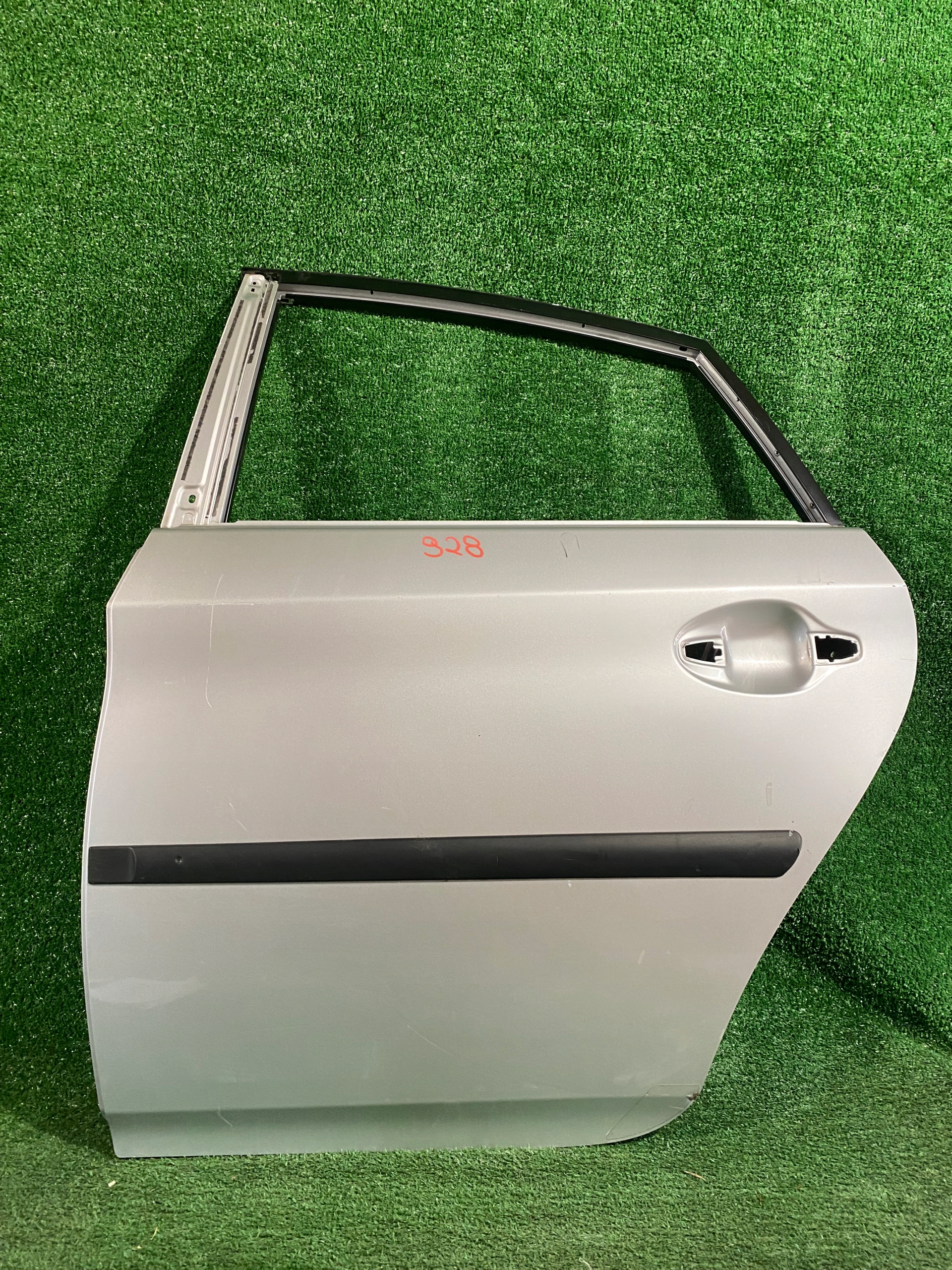door rear. left TOYOTA PRIUS III 09