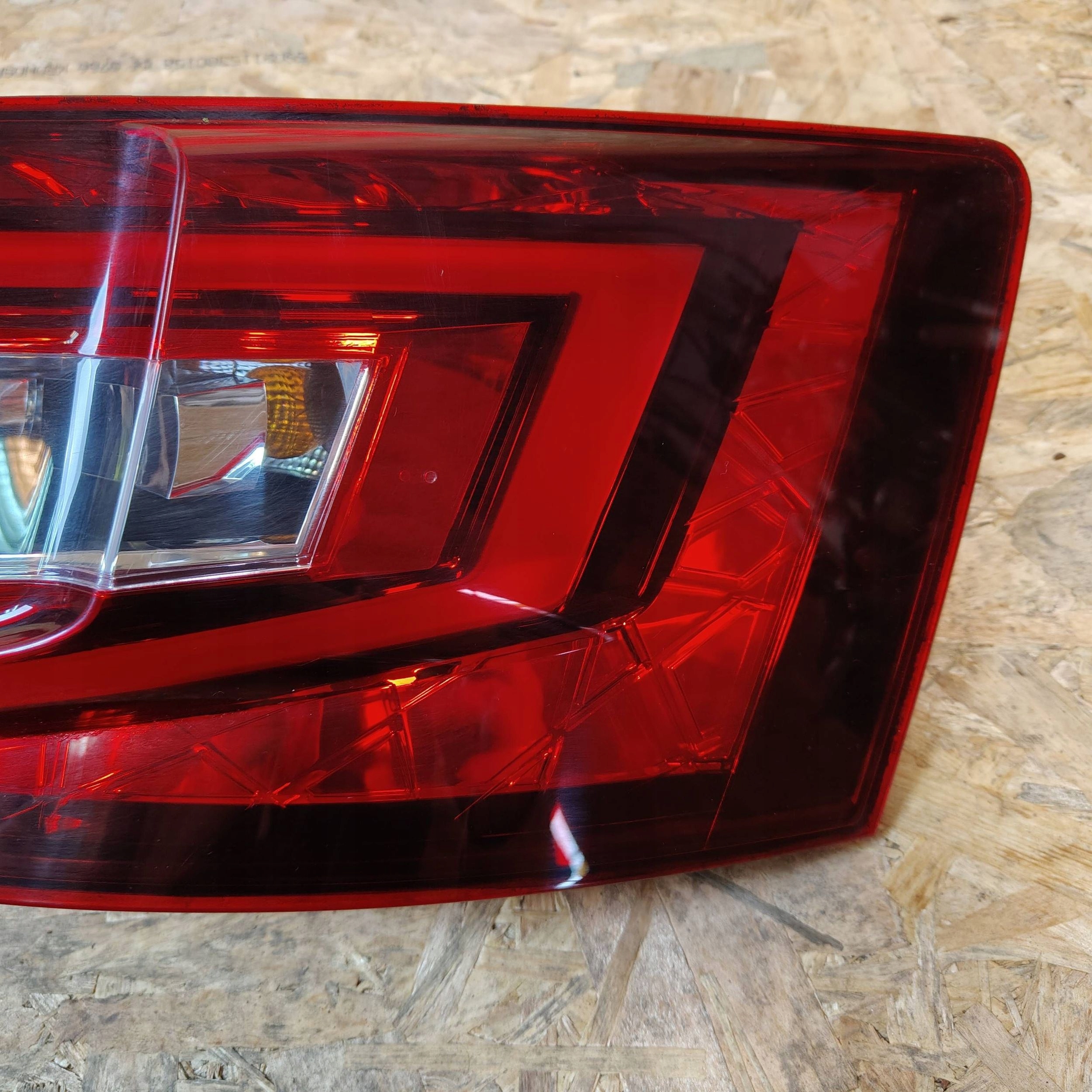 light rear rear part side right Skoda Superb B8 (3V) 3V5945208 sedan