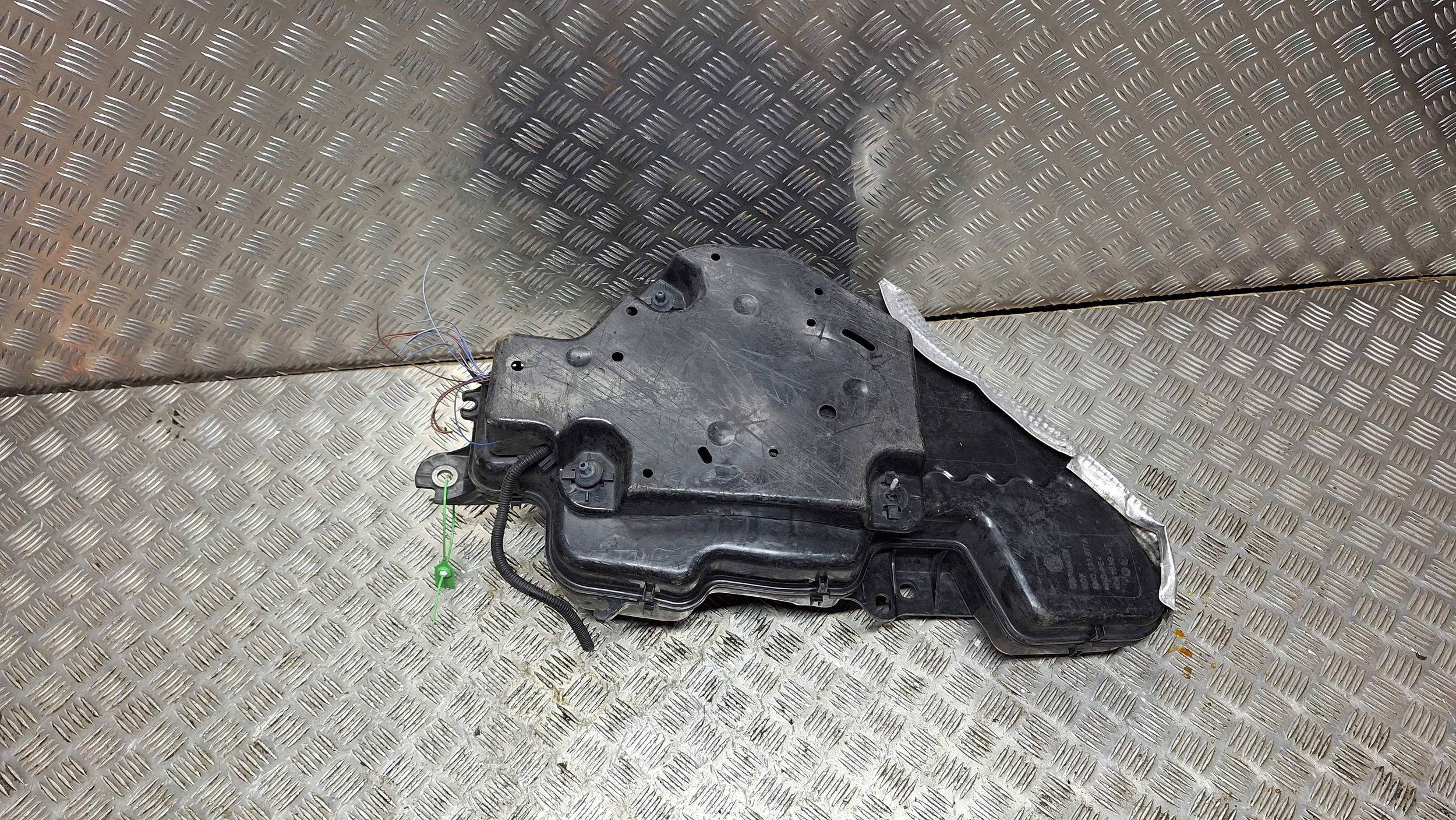 serbatoio ADBLUE Pompa 5N0131877A VW TIGUAN e 5N 2.0 TDI