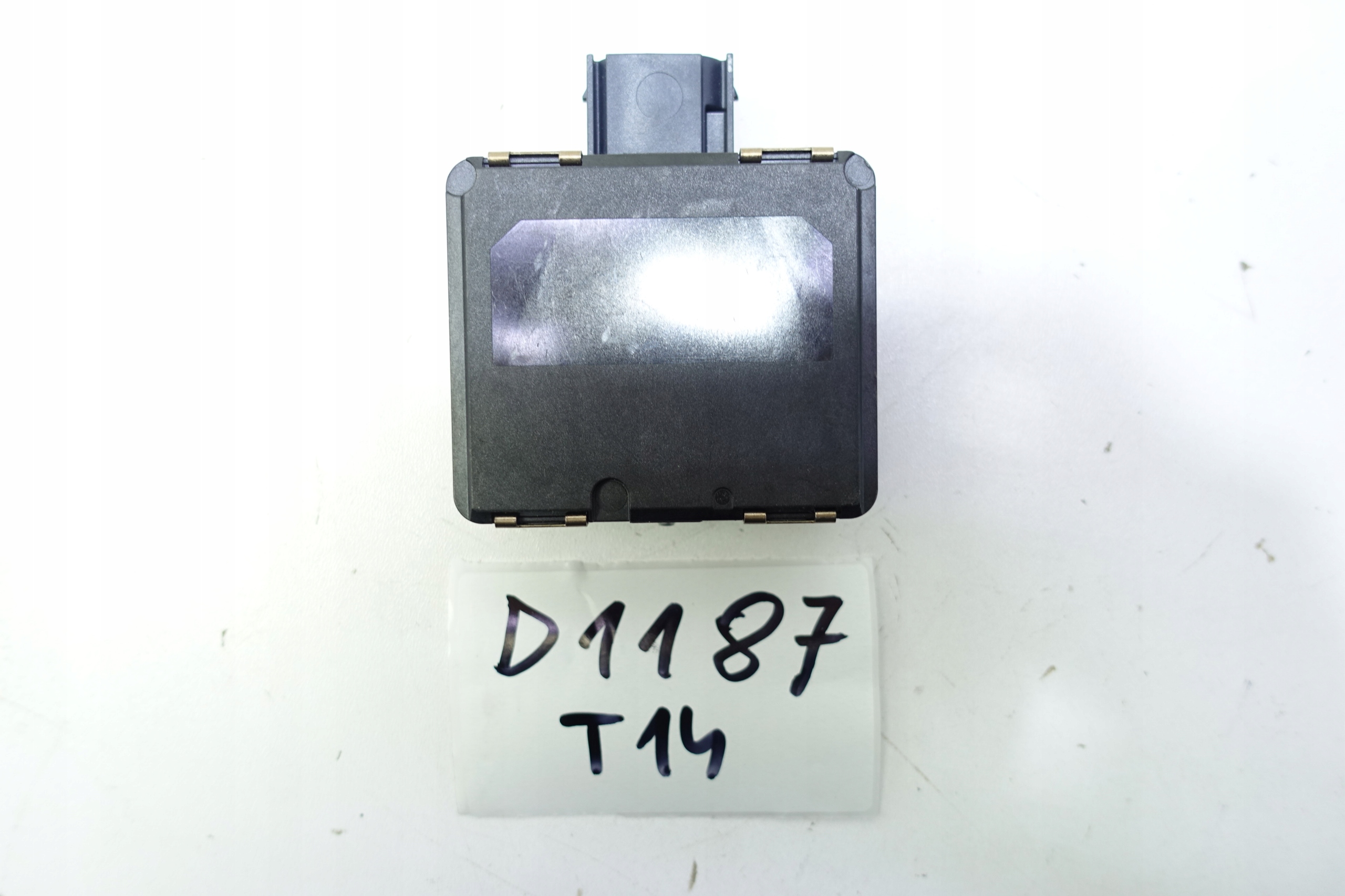 РАДАР DISTRONIC SENSOR ACC VW SKODA 3QF907561A