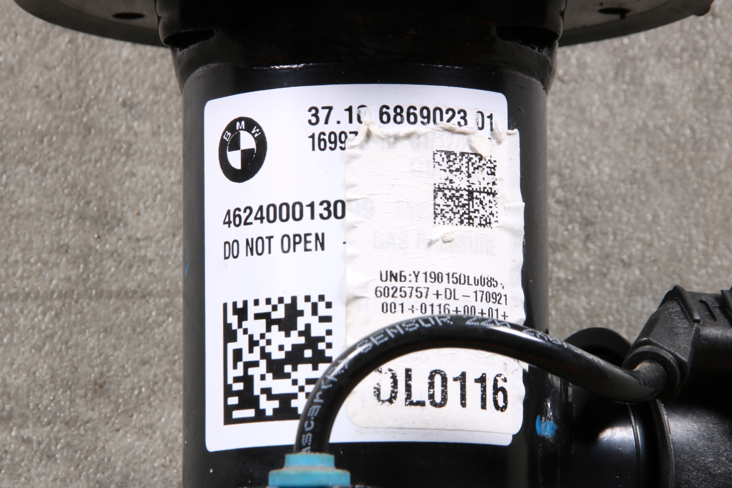 BMW X5 G05 shock absorber left rear part rear VDC 6869023
