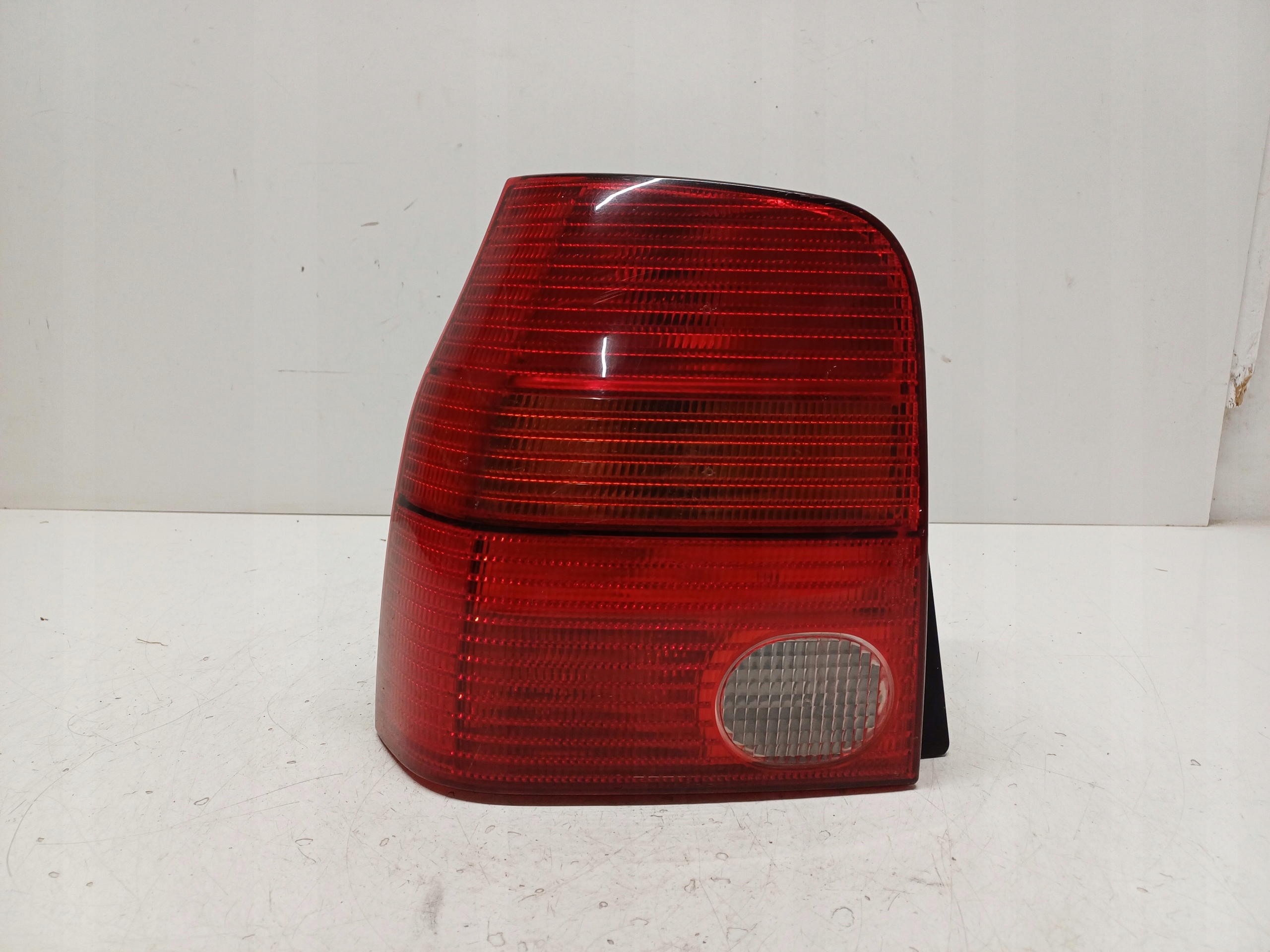 VW LUPO 98-05 LAMPA LEWA TYŁ 6X0945111D