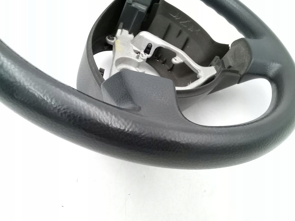 Daihatsu Cuore VI 6 lenkrad