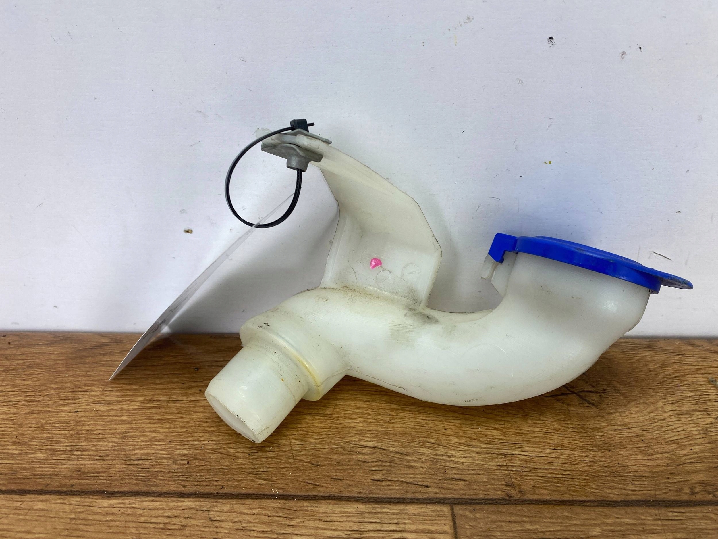 washer fluid tank Ford Escape IV Kuga MK3 2020+