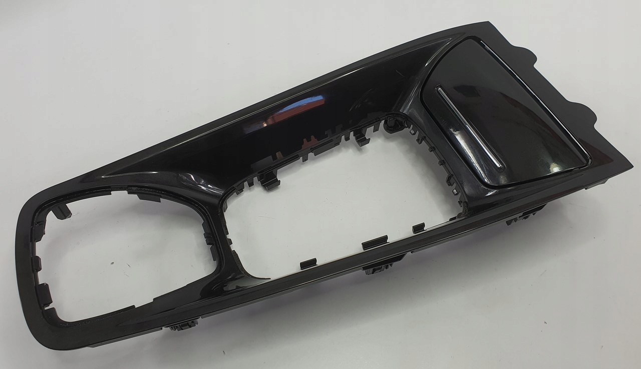 RAMKA OSŁONA ZMIANY BIEGÓW CITROEN C5 III X7 Producent części Citroen OE