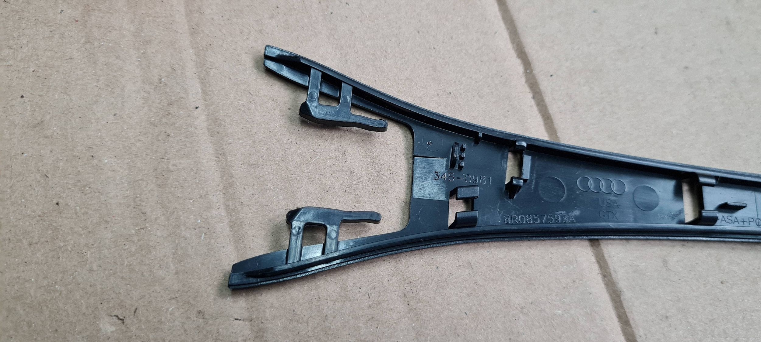 Q5 SQ5 8R bracket holder mirrors hook windows 8R0857593A