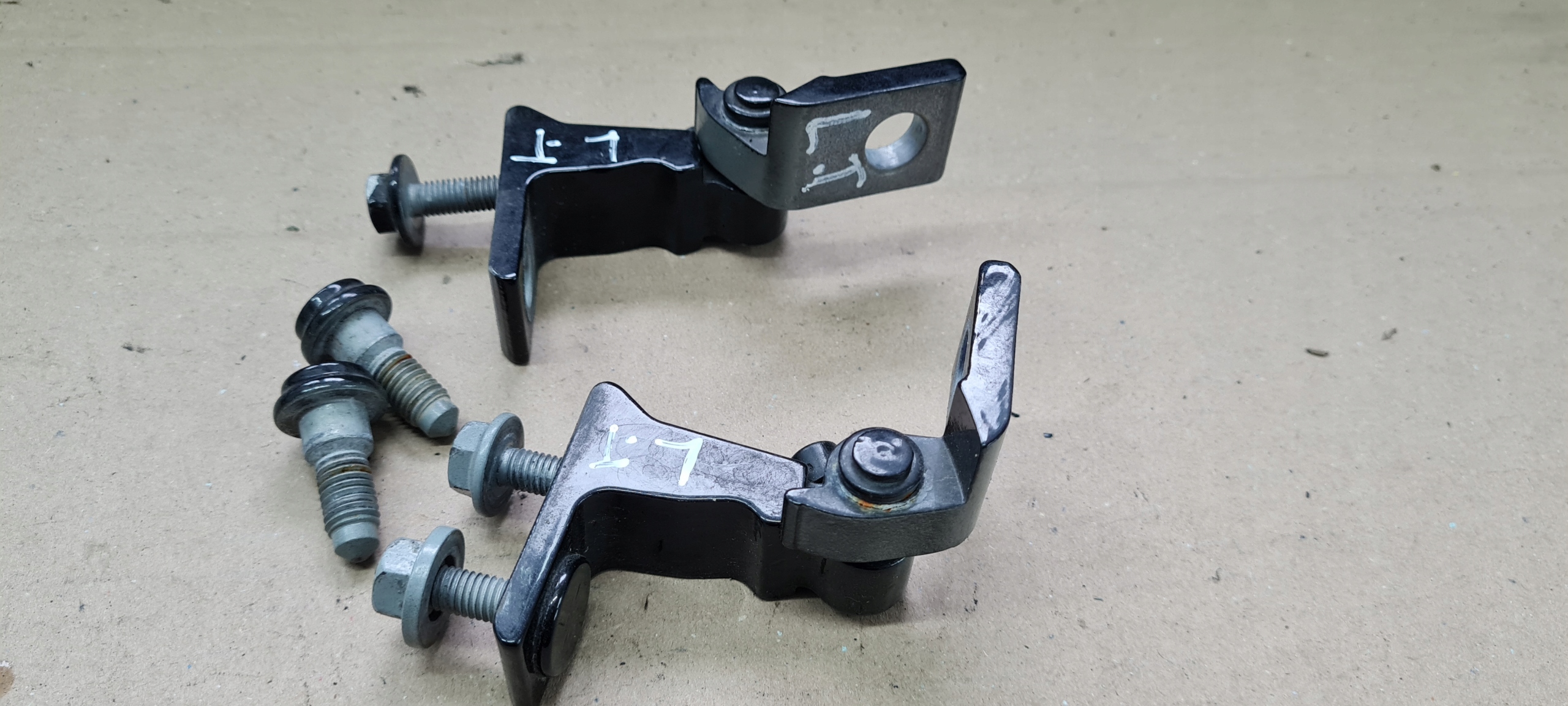 A6 C7g ЗАВІСА ПЕТЛЯ ПЕТЛІ ДВЕРІ ЗЛІВА ЛІВИЙ ЗАД. ЗАДНЄ Lz9y