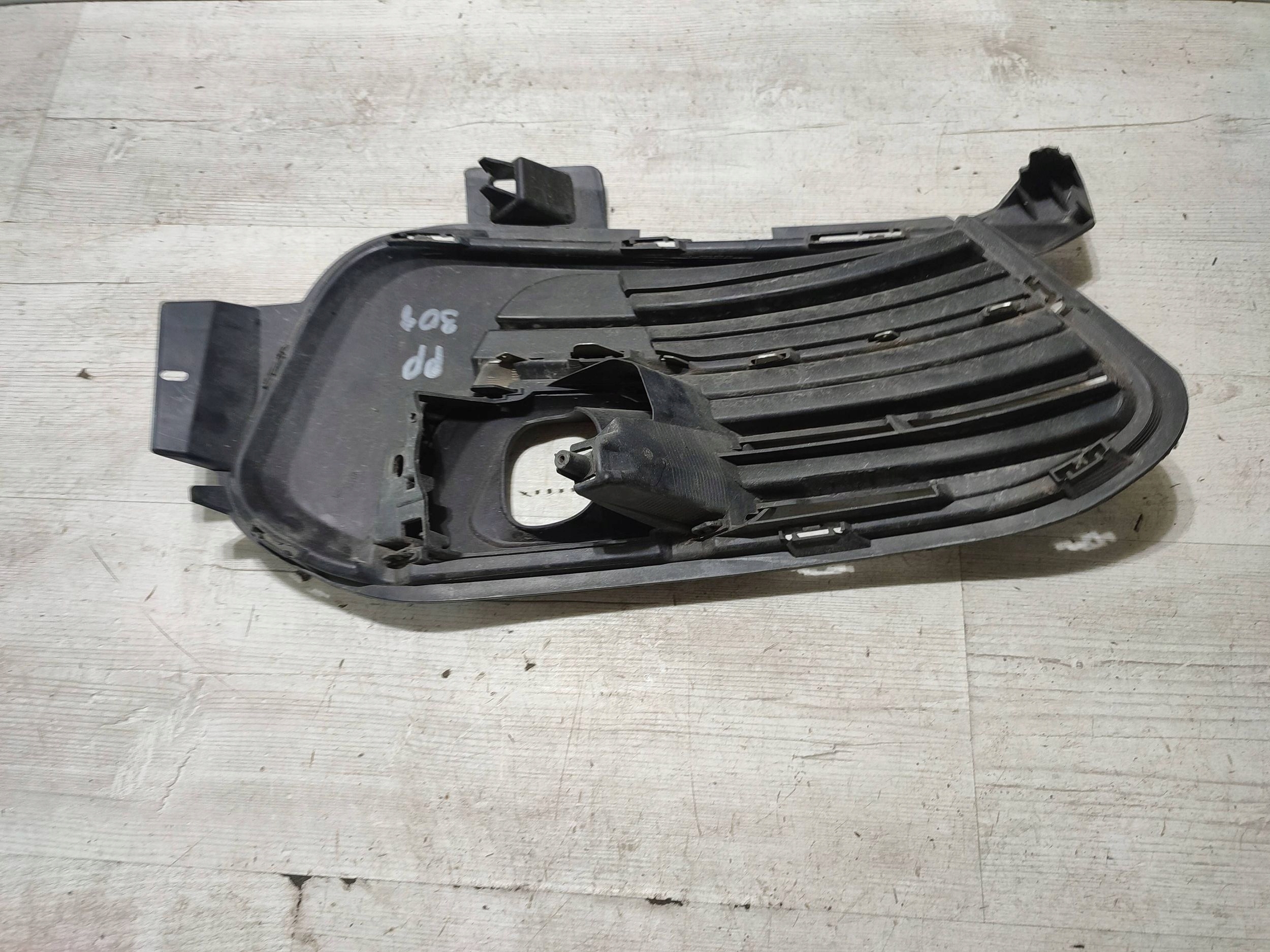 Peugeot 308 2019 front side left Krata fog lights