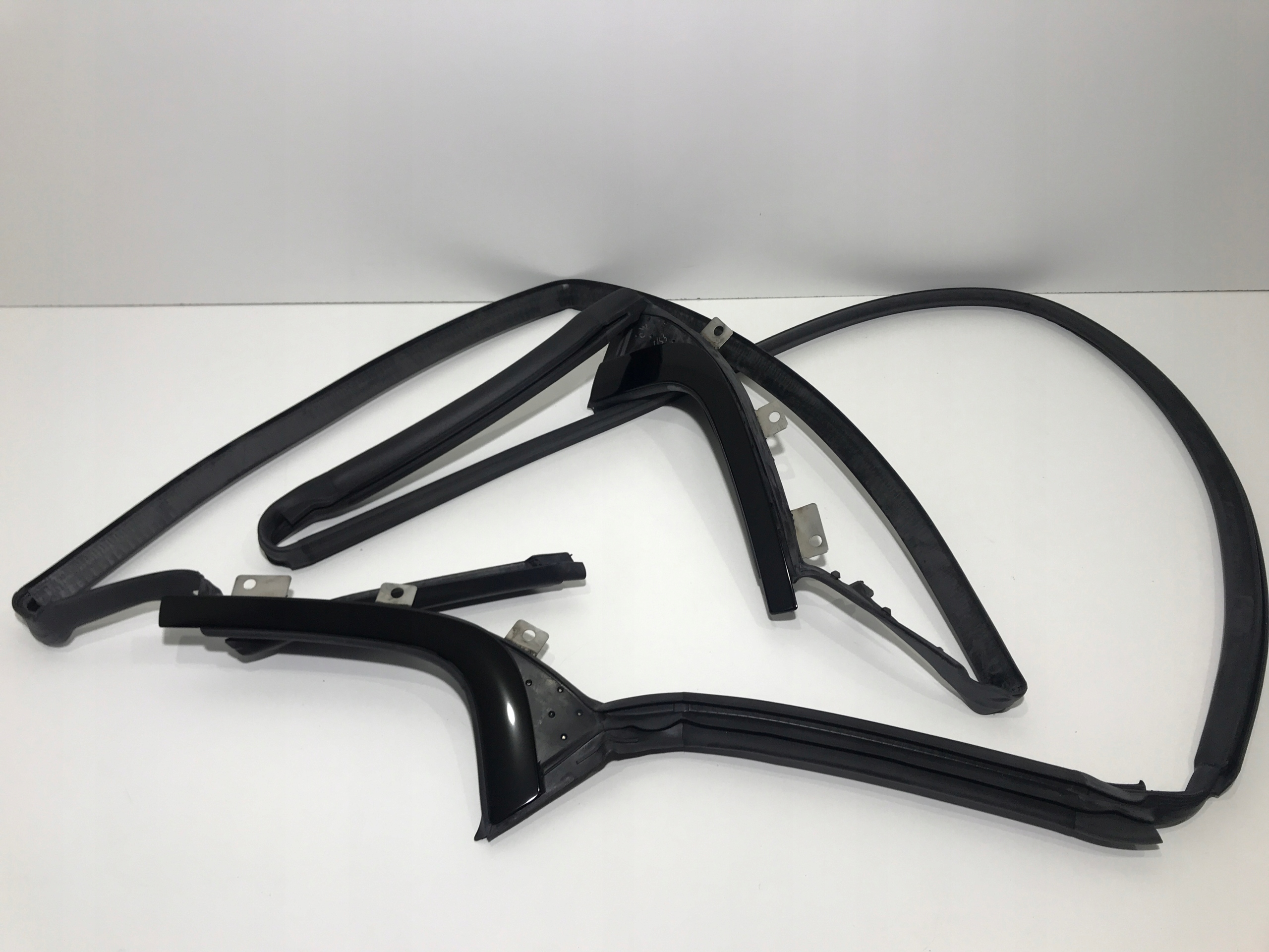 USZCZELKA DACHU BMW CABRIO E93 F33 F83 SHADOW LINE Part number 7906192 7415368