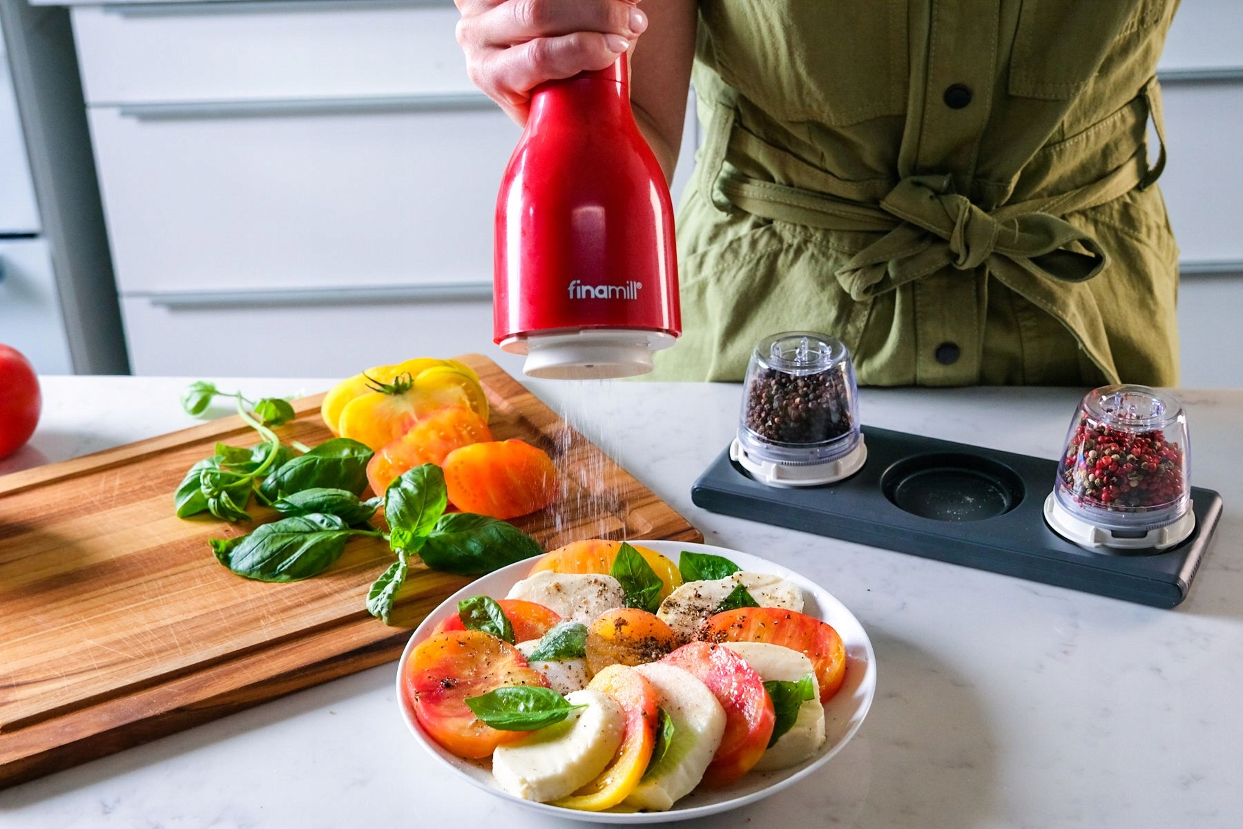 MŁYNEK ELEKTRYCZNY DO PIEPRZU I SOLI FINAMILL Kolor dominujący czerwony