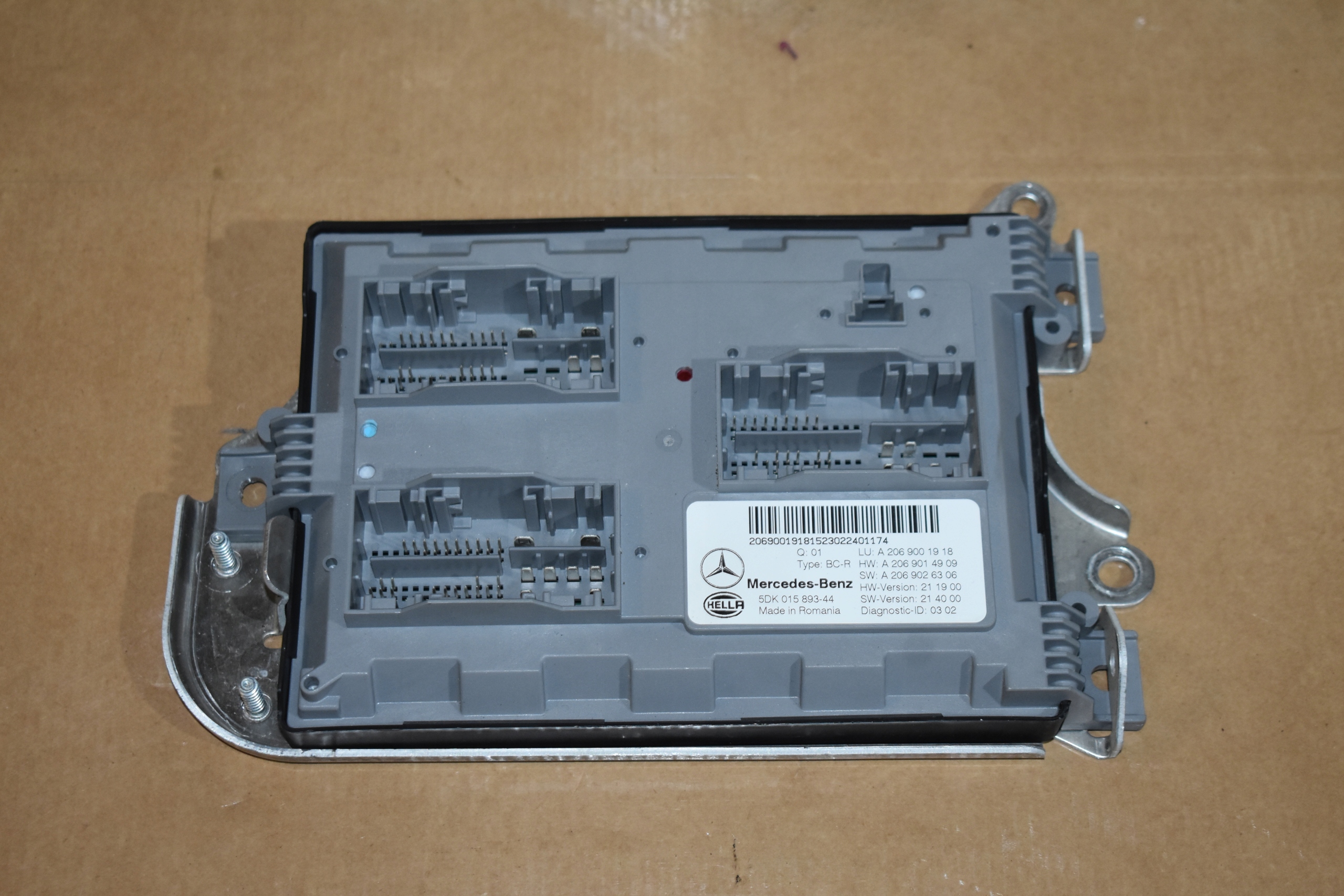 IDEALNY Unité commande confort MERCEDES W206 1 9