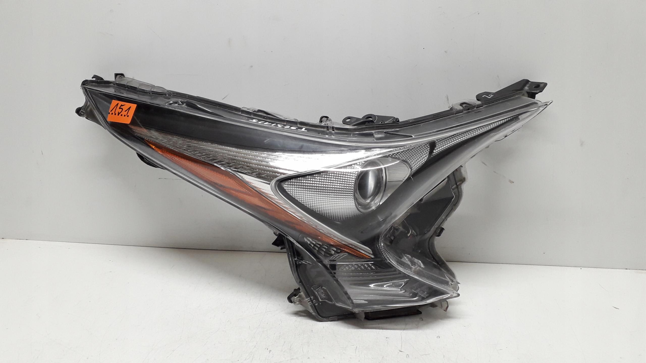 TOYOTA PRIUS 4 IV 15- ФАРА ПРАВА ПЕРЕД ПОВНИЙ КОМПЛЕКТ LED