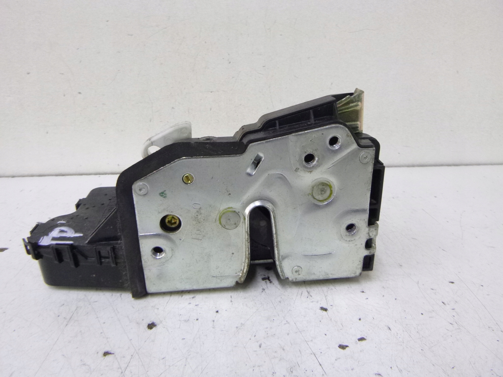 lock door rear part right BMW E46 LIFT sedan 2001