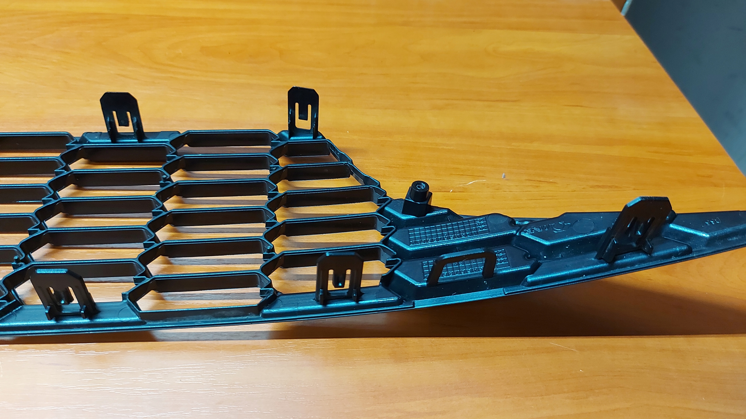 grid of a bumper central front front TOYOTA COROLLA E21 GR LIFT 23