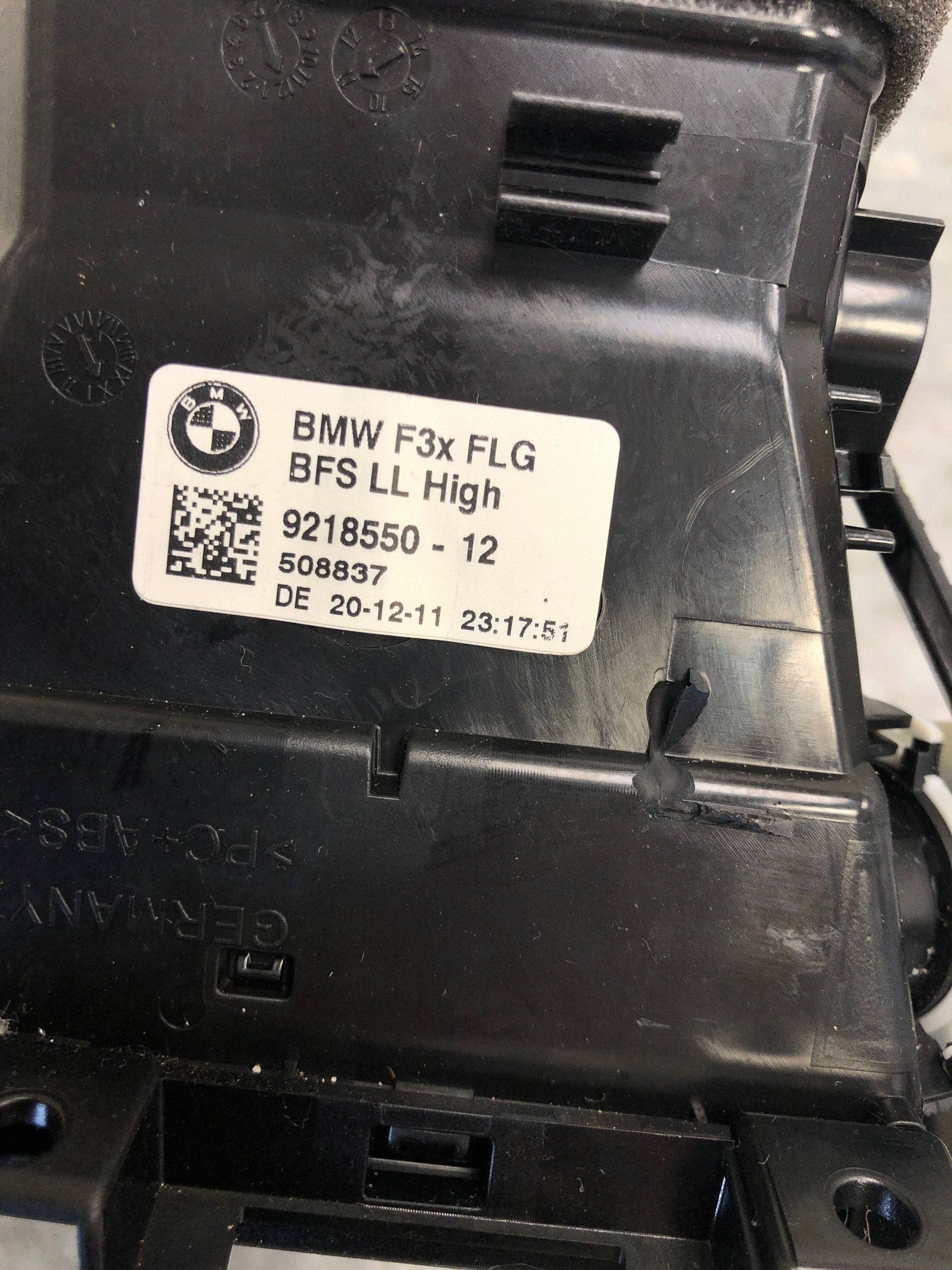 grid air conditioning devices right front BMW F30 9218550