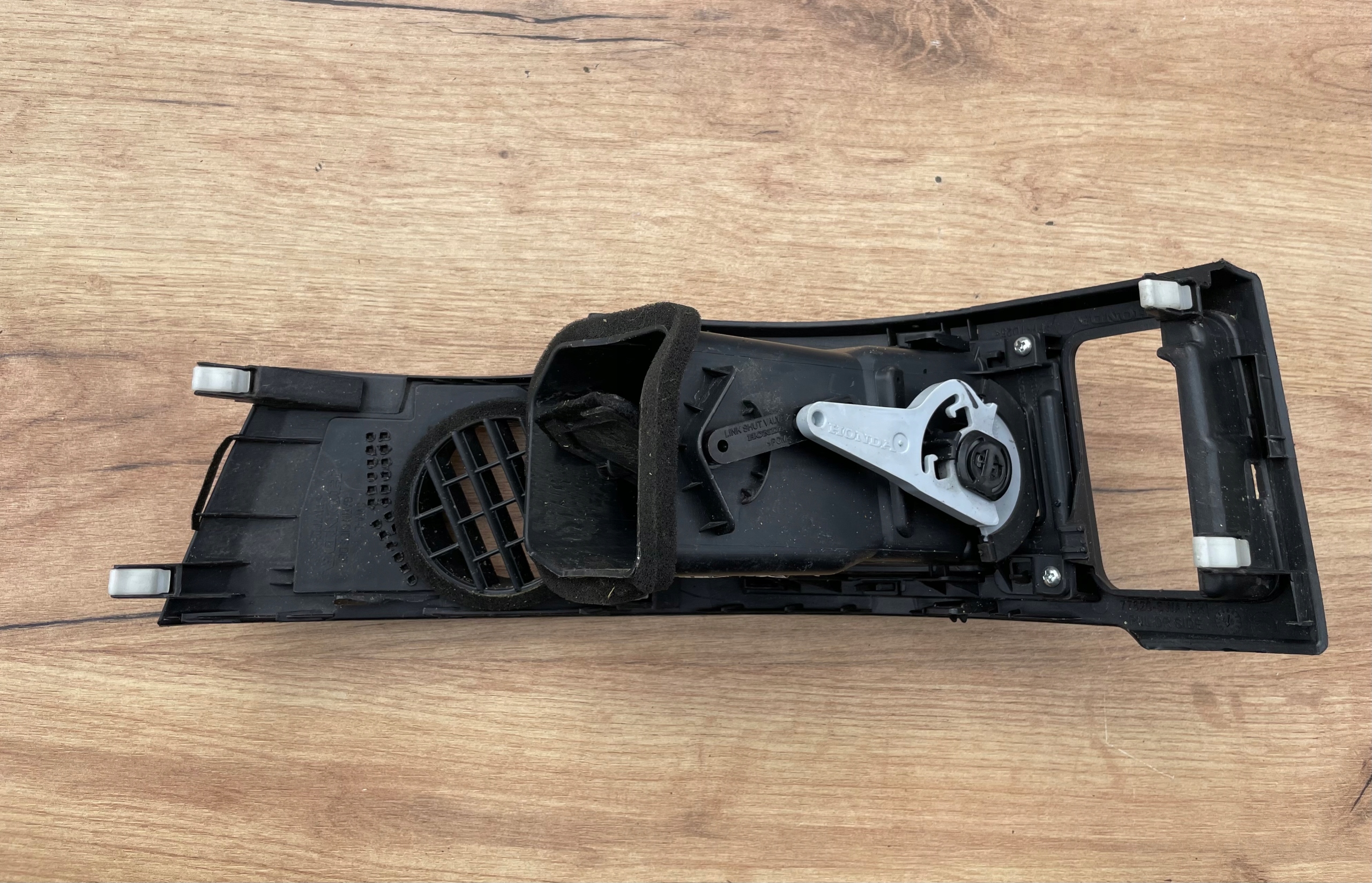 Honda CR-V III grid air conditioning devices left EUROPA