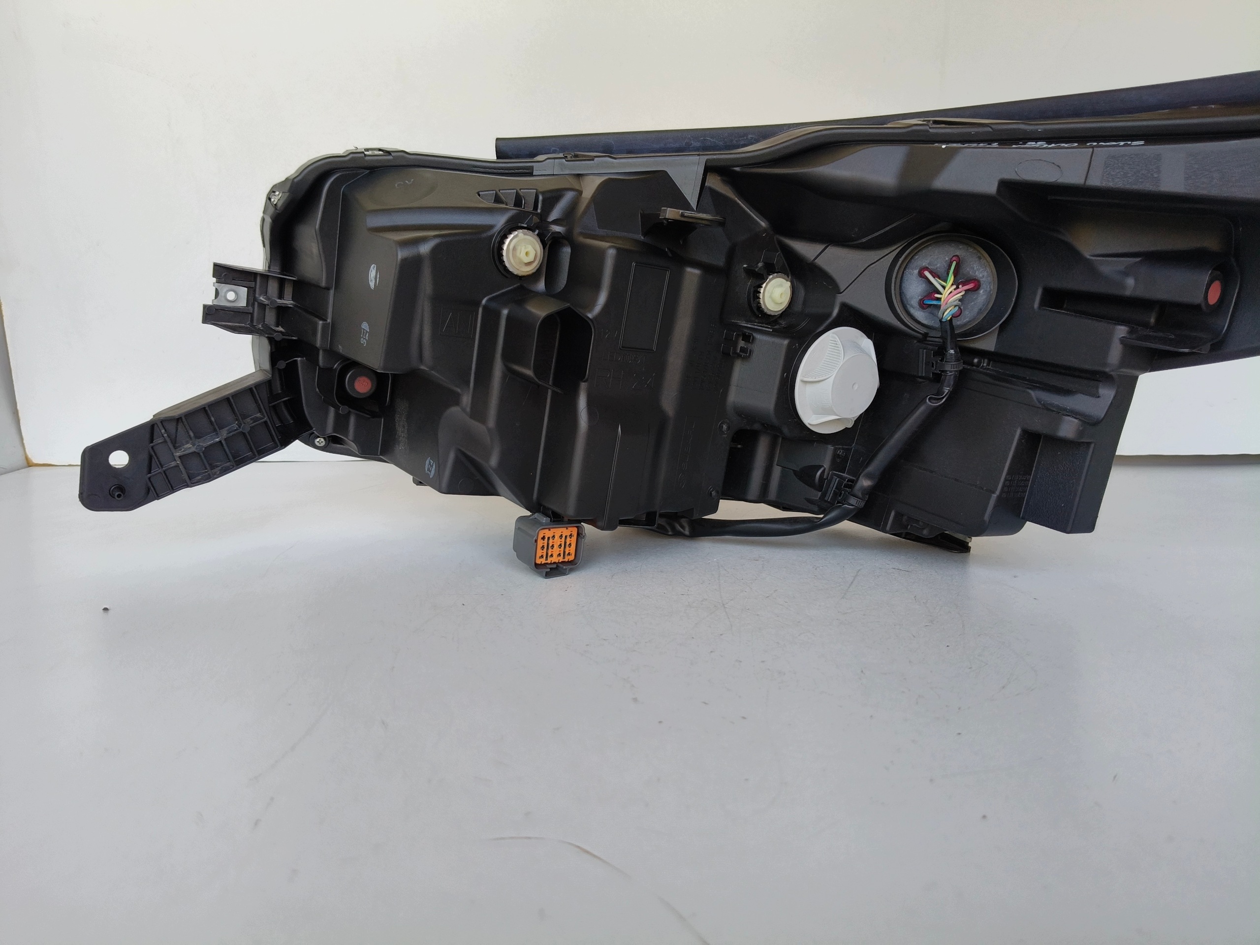 light right REFLEKTOR SUBARU OUTBACK 22- LIFT FULL LED