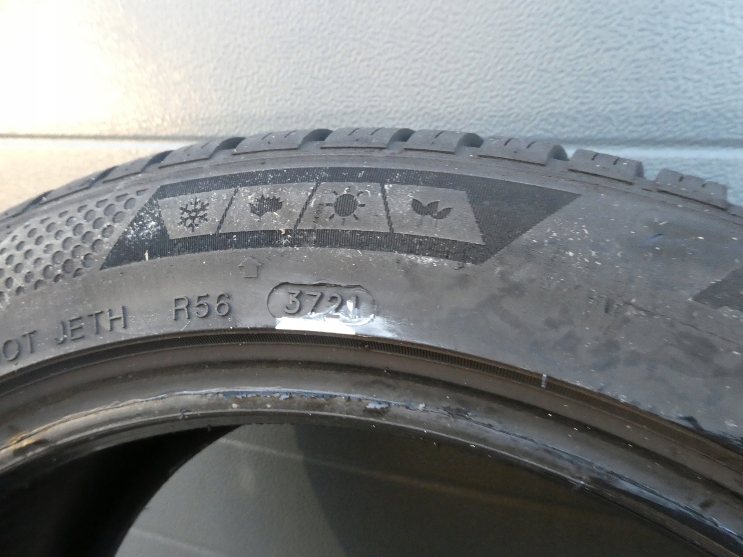 2X tyres Imperial 225/45/17 2021R