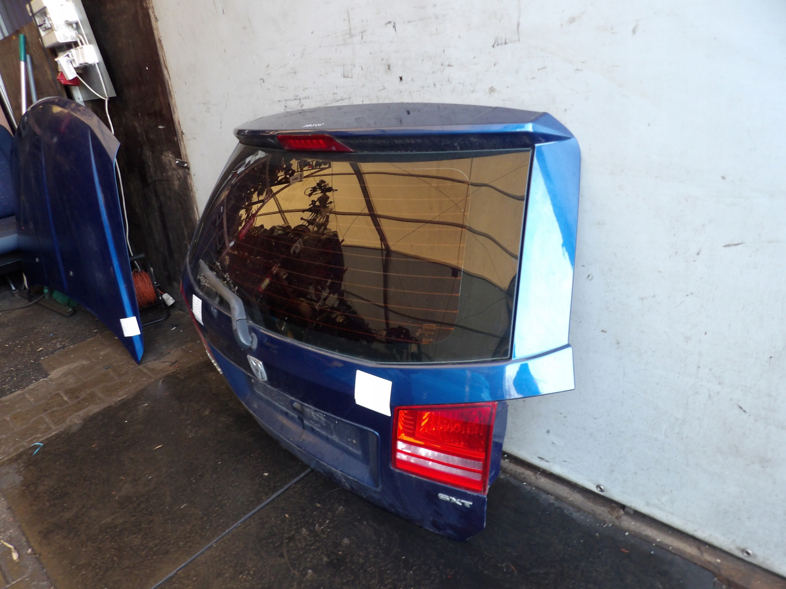 Dodge Journey boot doors