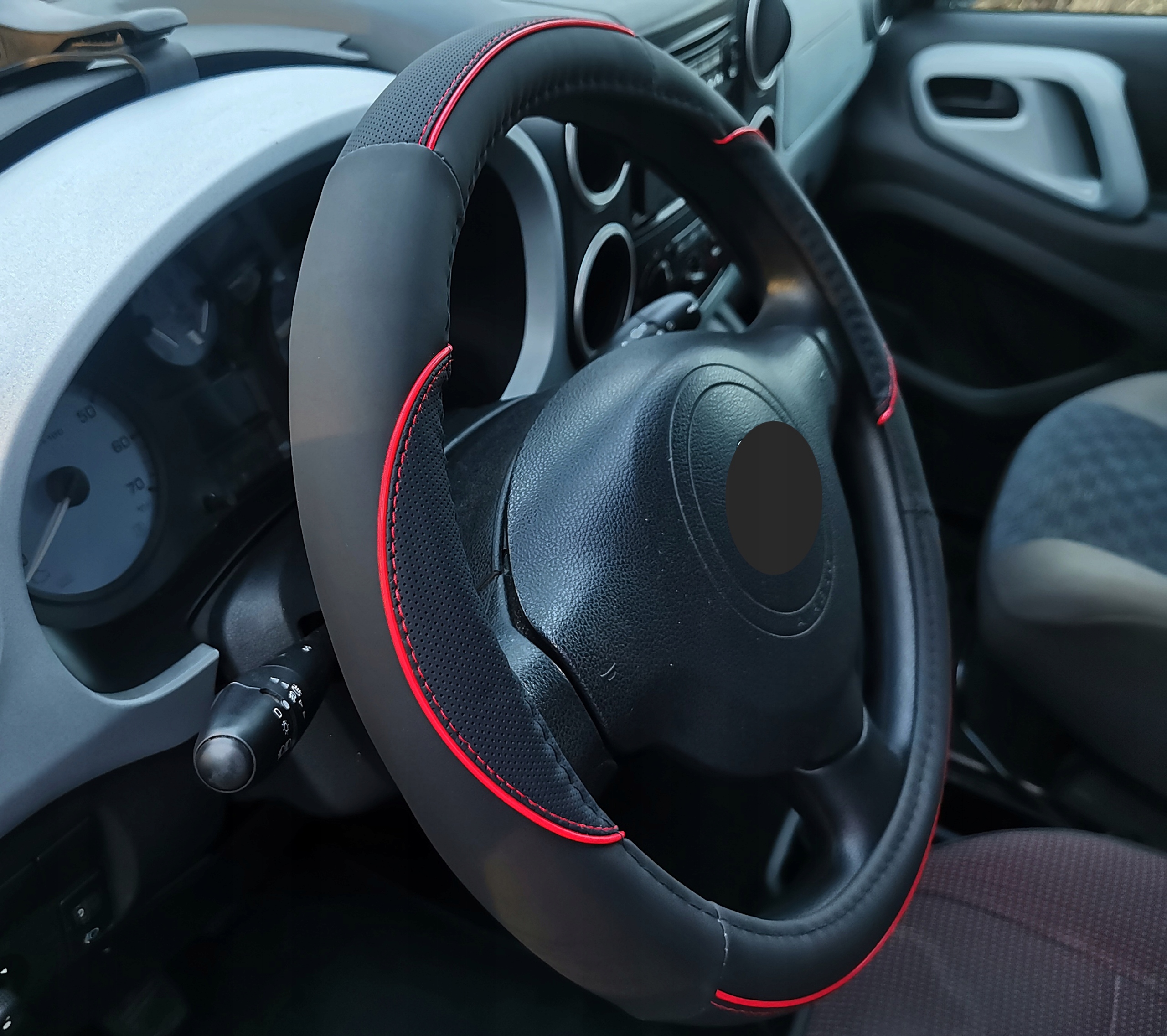 Pokrowiec na kierownice Renault Clio Captur Megane Laguna czarno czerwony Producent inny