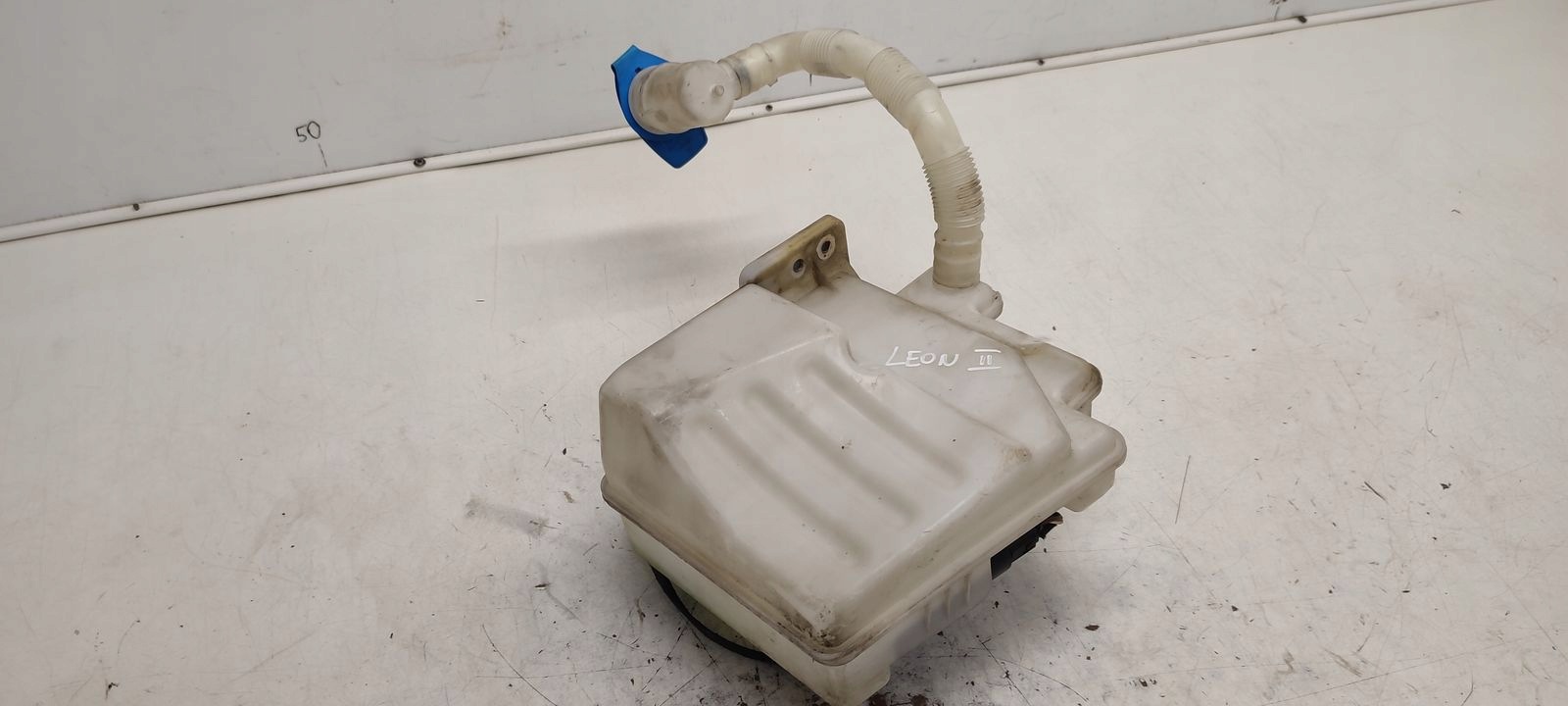 Behälter Spritzdüse Behälter Seat Leon II LIFT