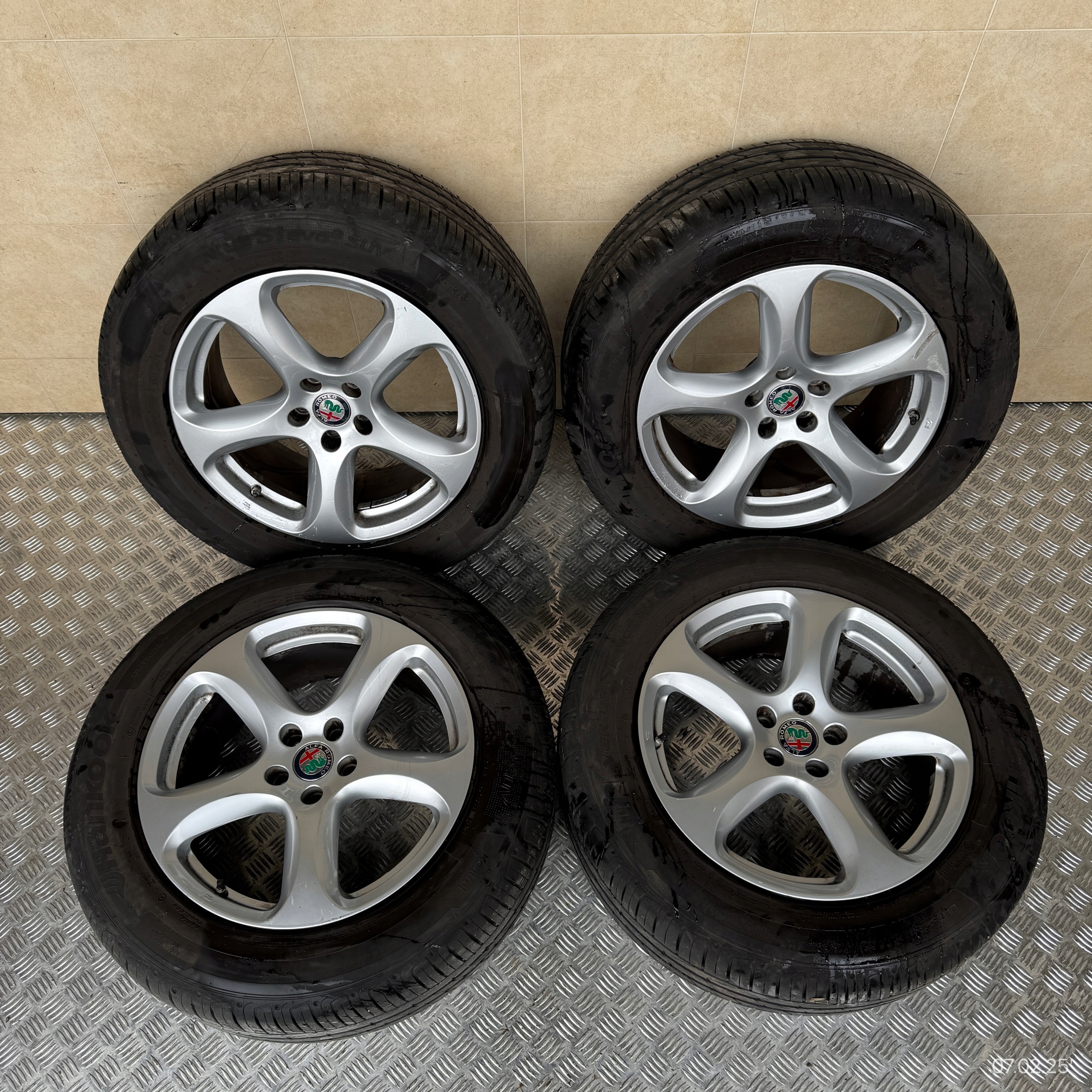 discs wheels tyres ALFA ROMEO GIULIA HANKOOK 235/60/18" 5MM summer