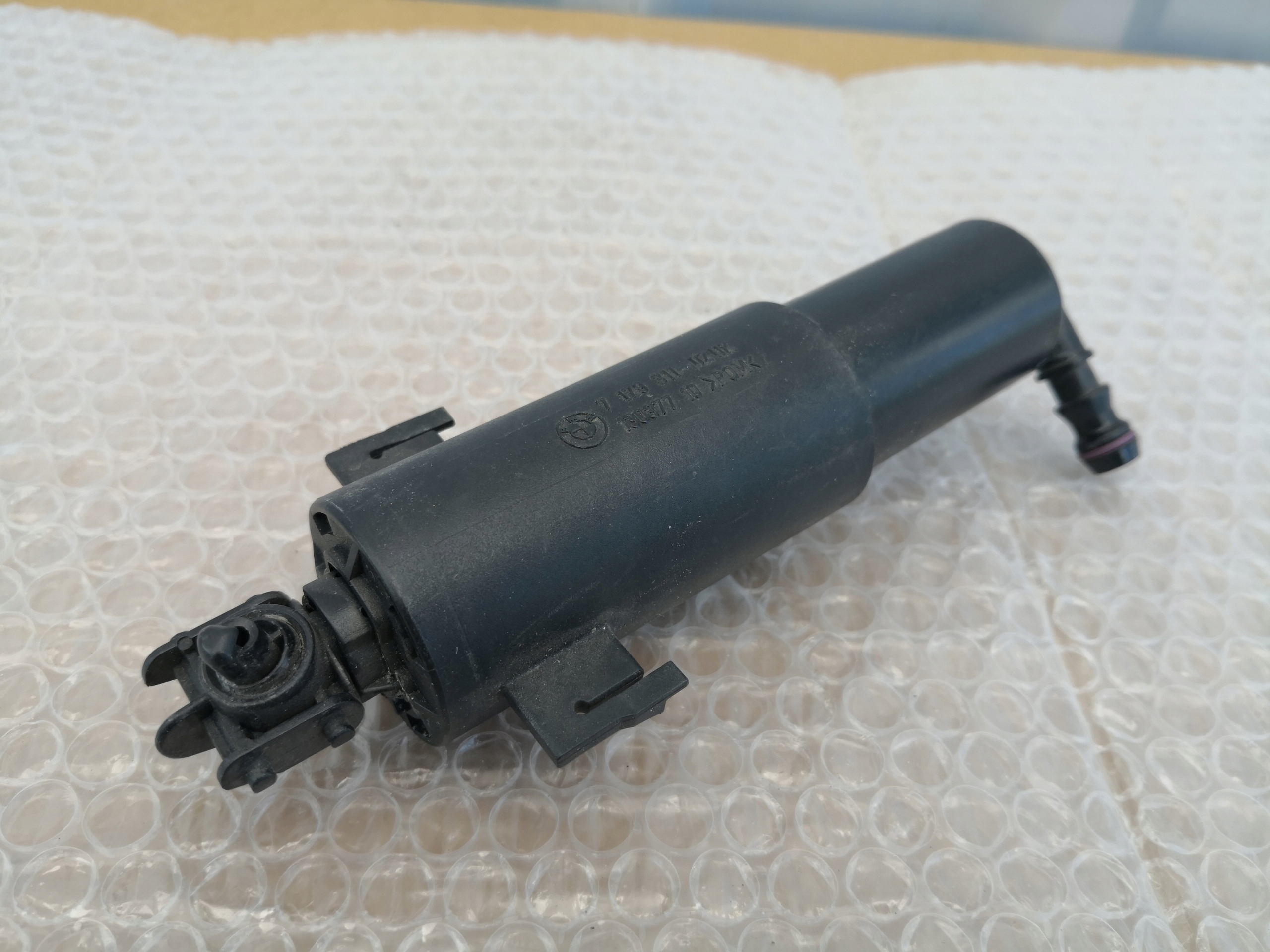 7179311 - BMW 3 E90 E91 E92 E93 форсунка омивача лампи