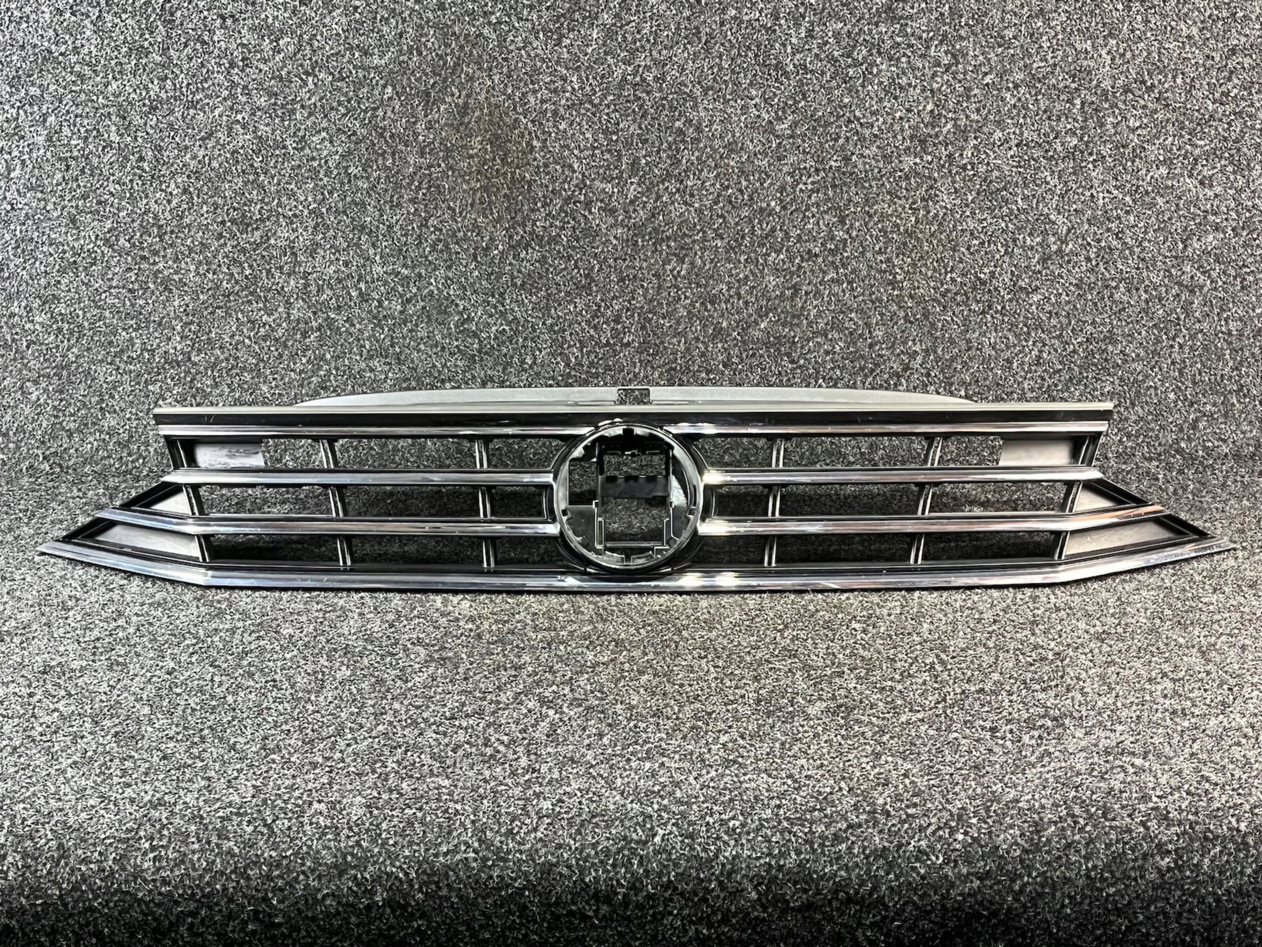ATRAPA GRILL VW PASSAT B8 3G LIFT 3G0853653N