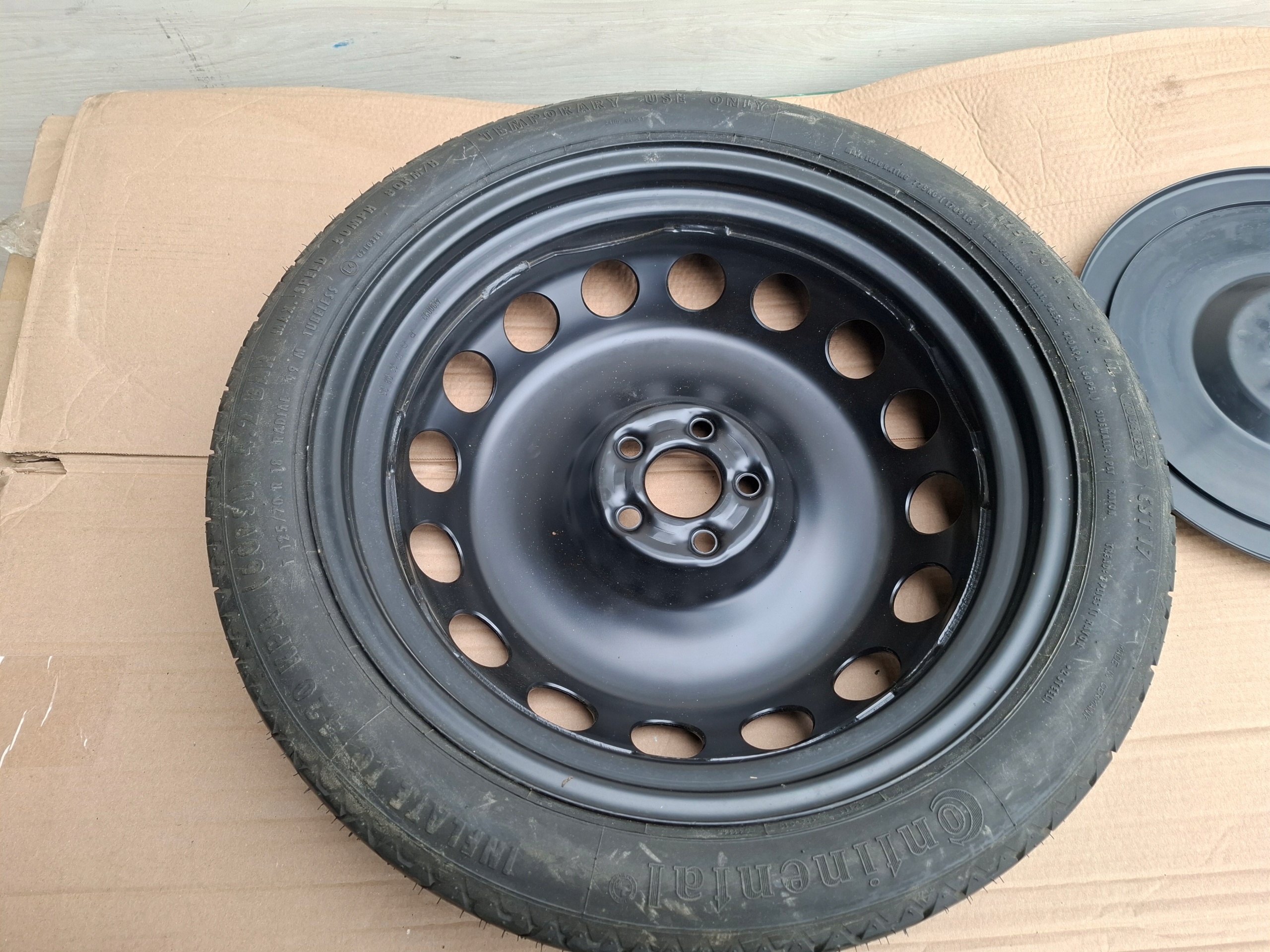 wheel spare boot floor well AUDI TT 8N 03r