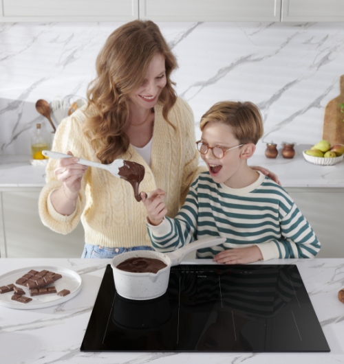 Płyta indukcyjna AMICA PIT6541PHTSUN HC 3.0 Kolor dominujący czarny