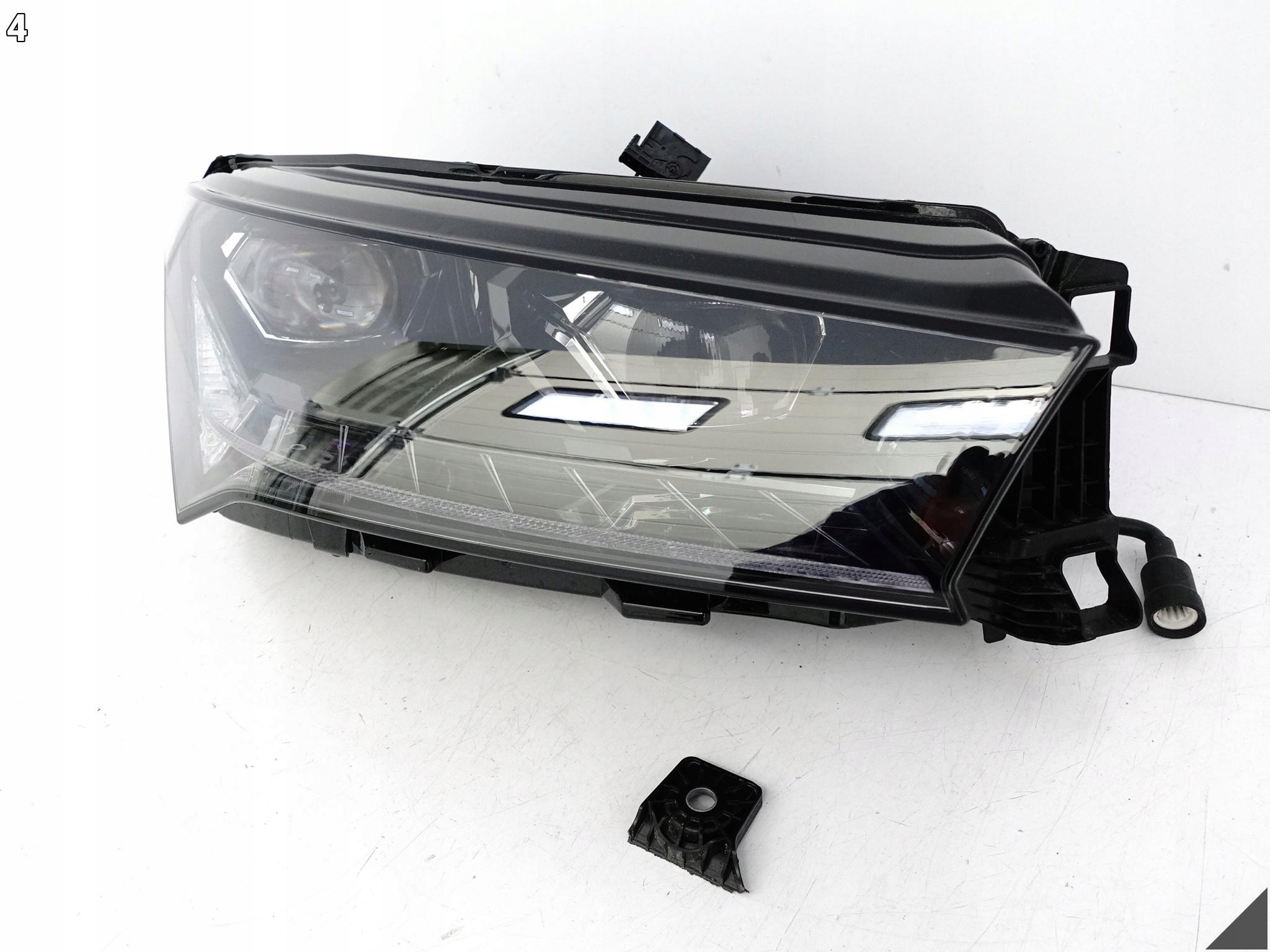 SKODA ENYAQ iV ELECTRIC 5LB 20- light FULL LED CRYSTAL LIGHTING right front