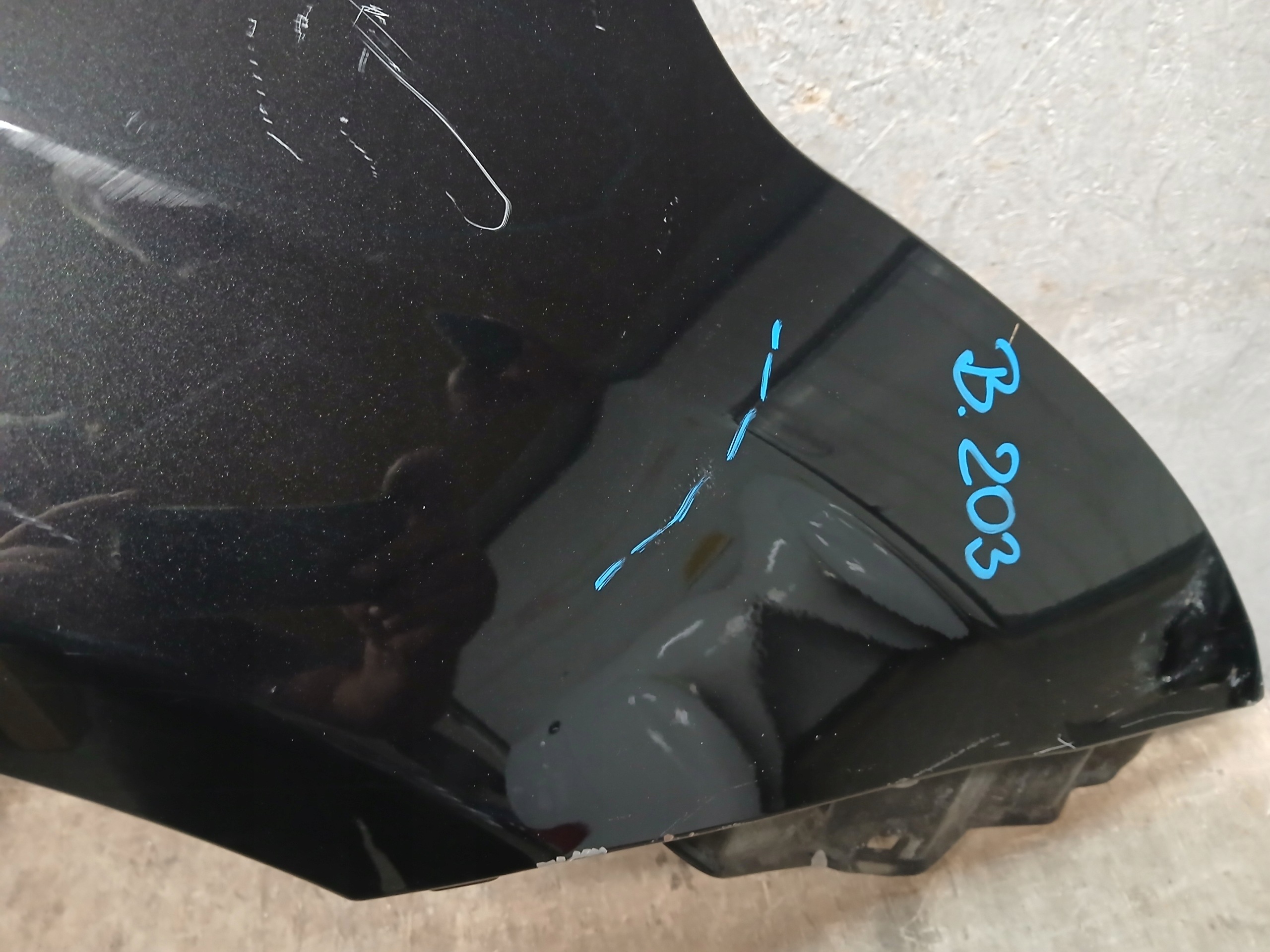 fender front right TOYOTA AVENSIS T27