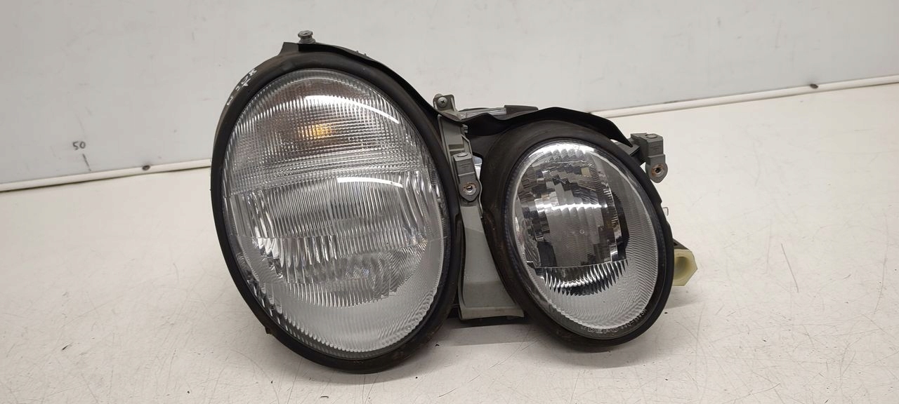light front front right Mercedes W208