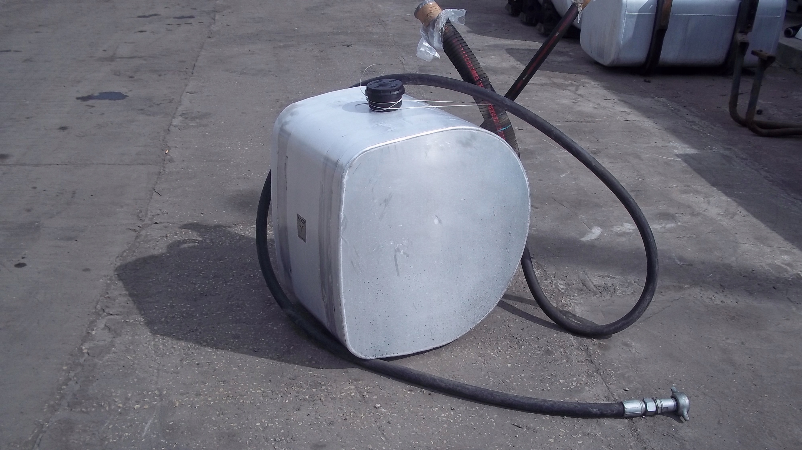 21968980 - РЕЗЕРВУАР ДЛЯ ГИДРАВЛИЧЕСКОГО МАСЛА VOLVO FH 4