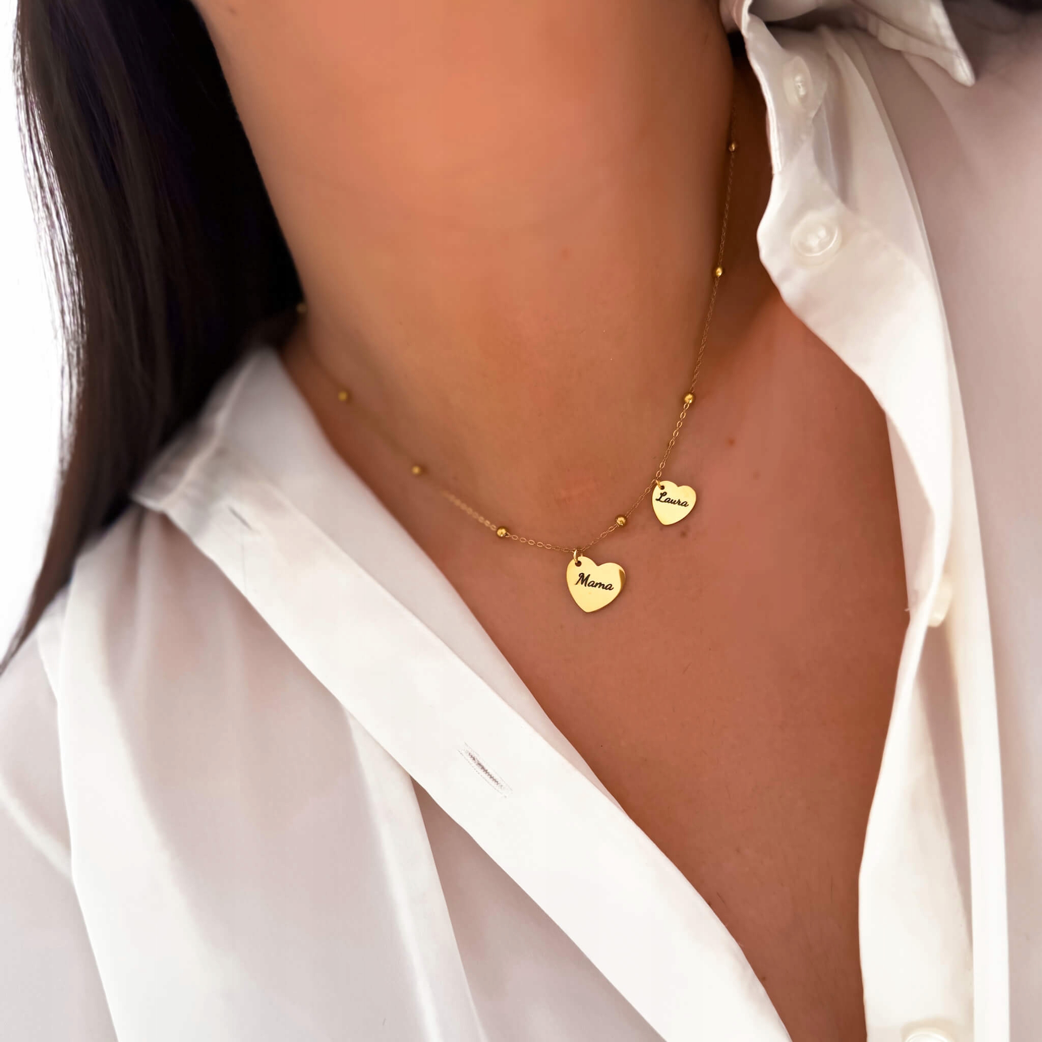 Złoty naszyjnik dla mamy z zawieszkami serca grawer imiona dzieci