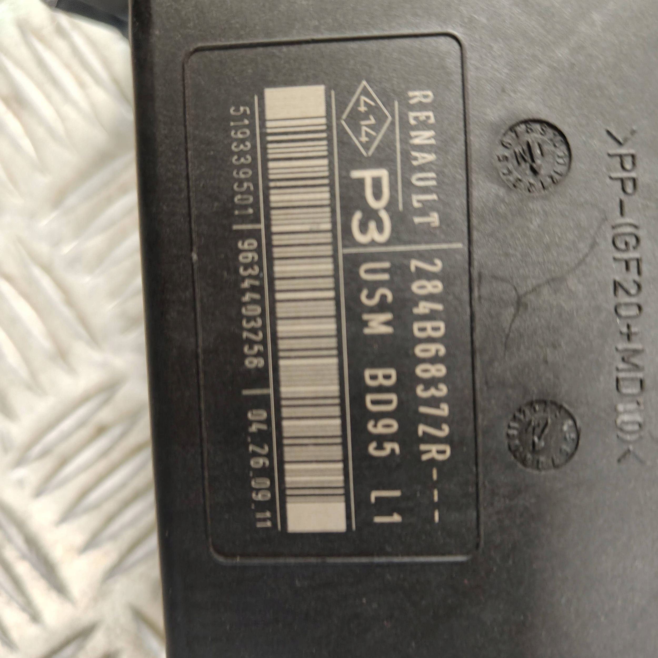 Module fusibles Module USM Renault Megane III 284B68372R