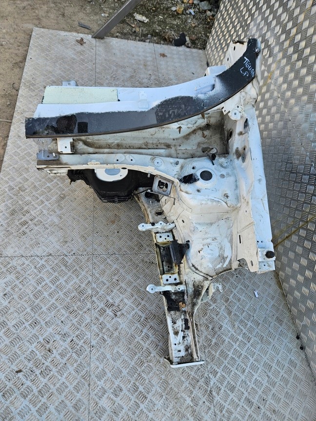 ЧЕТВЕРТИНА ЛОНЖЕРОН ЛІВА Передня Лівий Перед VW TIGUAN II 2na 16-