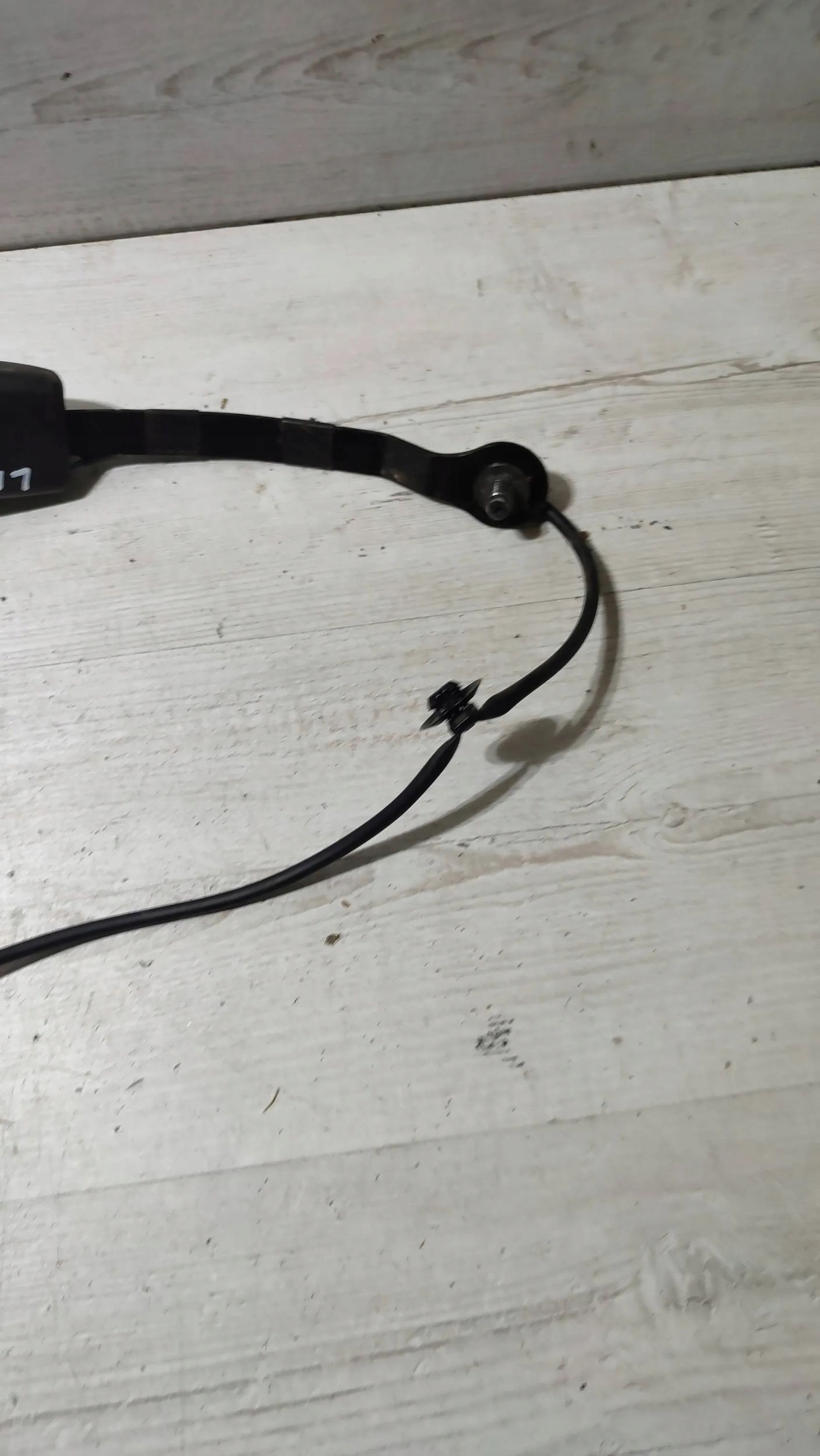 Renault Kadjar 17r 1.5dci front side left Klamra supports safety