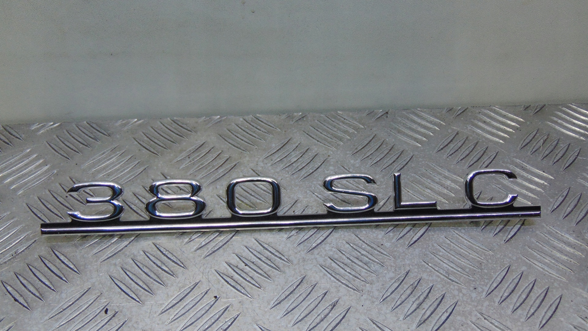 MERCEDES ZNACZEK EMBLEMAT 380 SLC