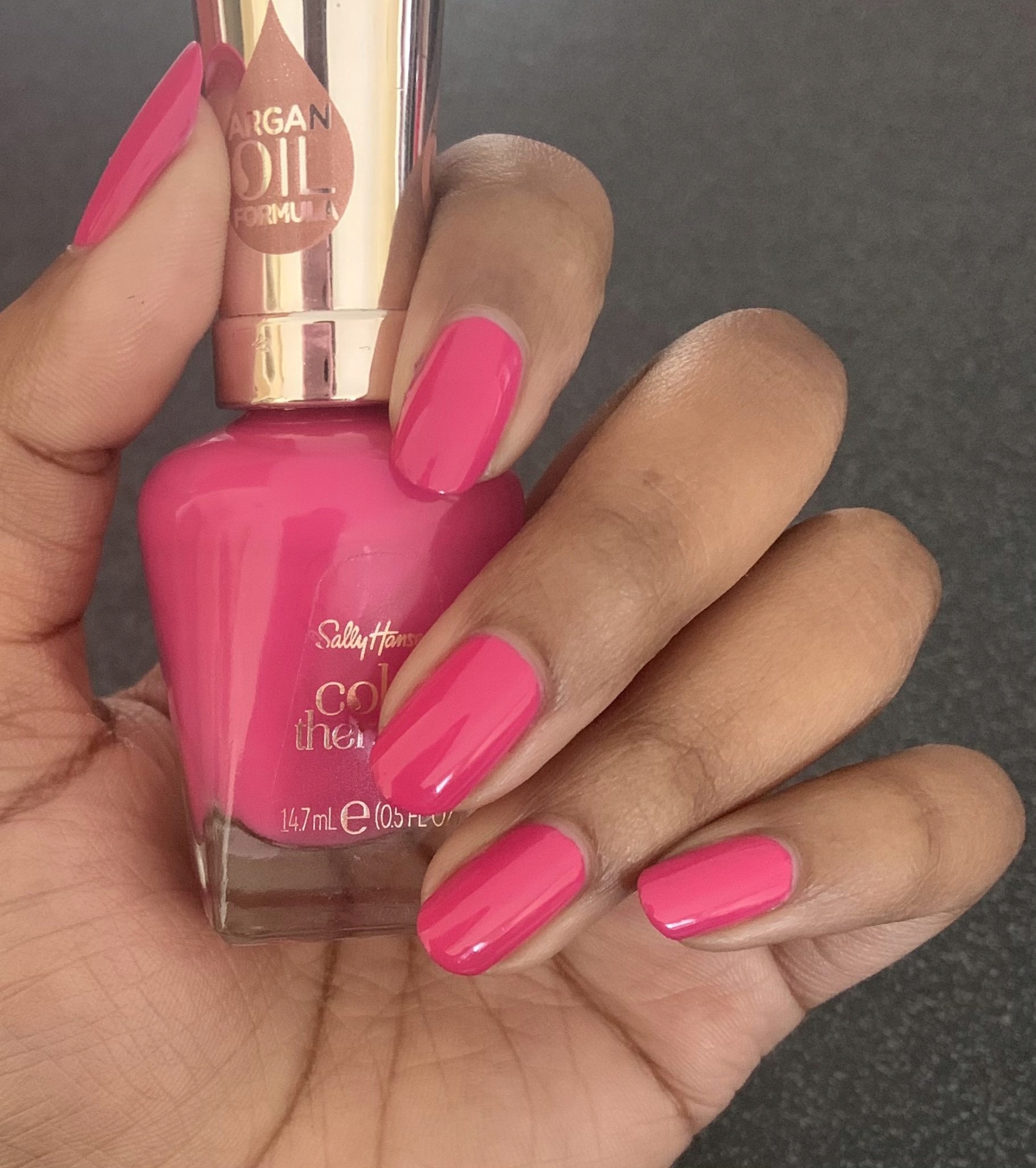 Sally Hansen Color Therapy lakier Berry Smooth 260 Kolor Odcienie czerwieni i różu