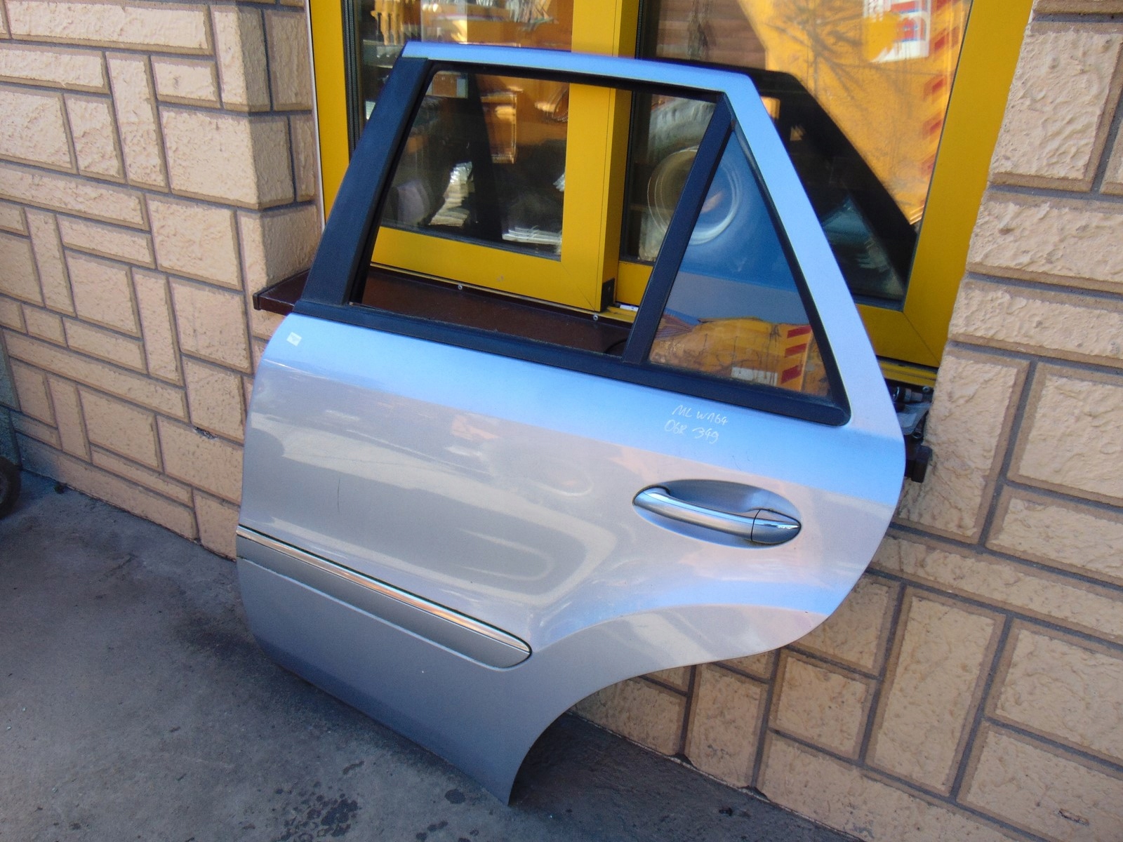 door left rear part left rear. MERCEDES ML W164 C349 349
