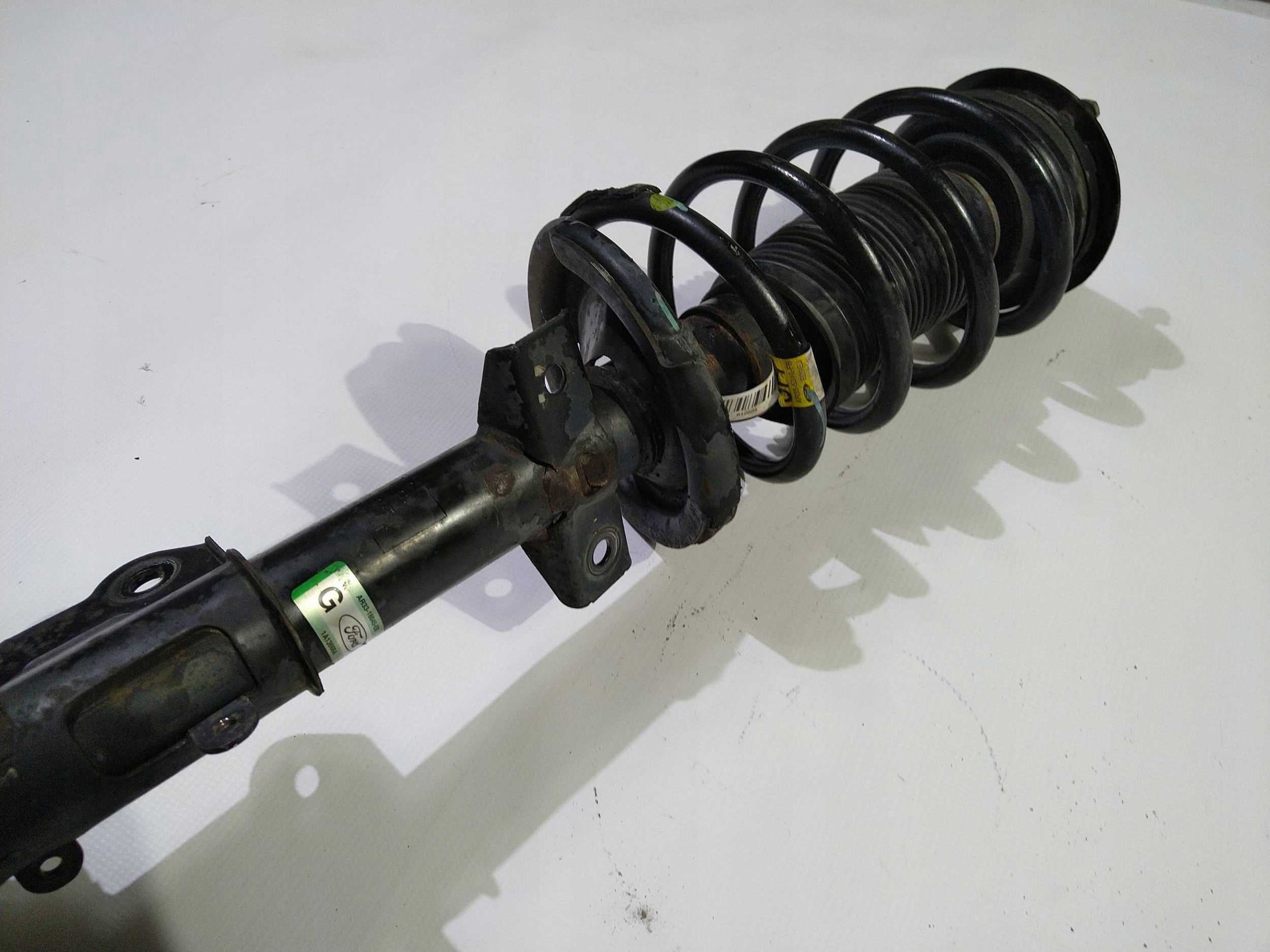 shock absorber mcperson right left front Ford Mustang 2005-2010