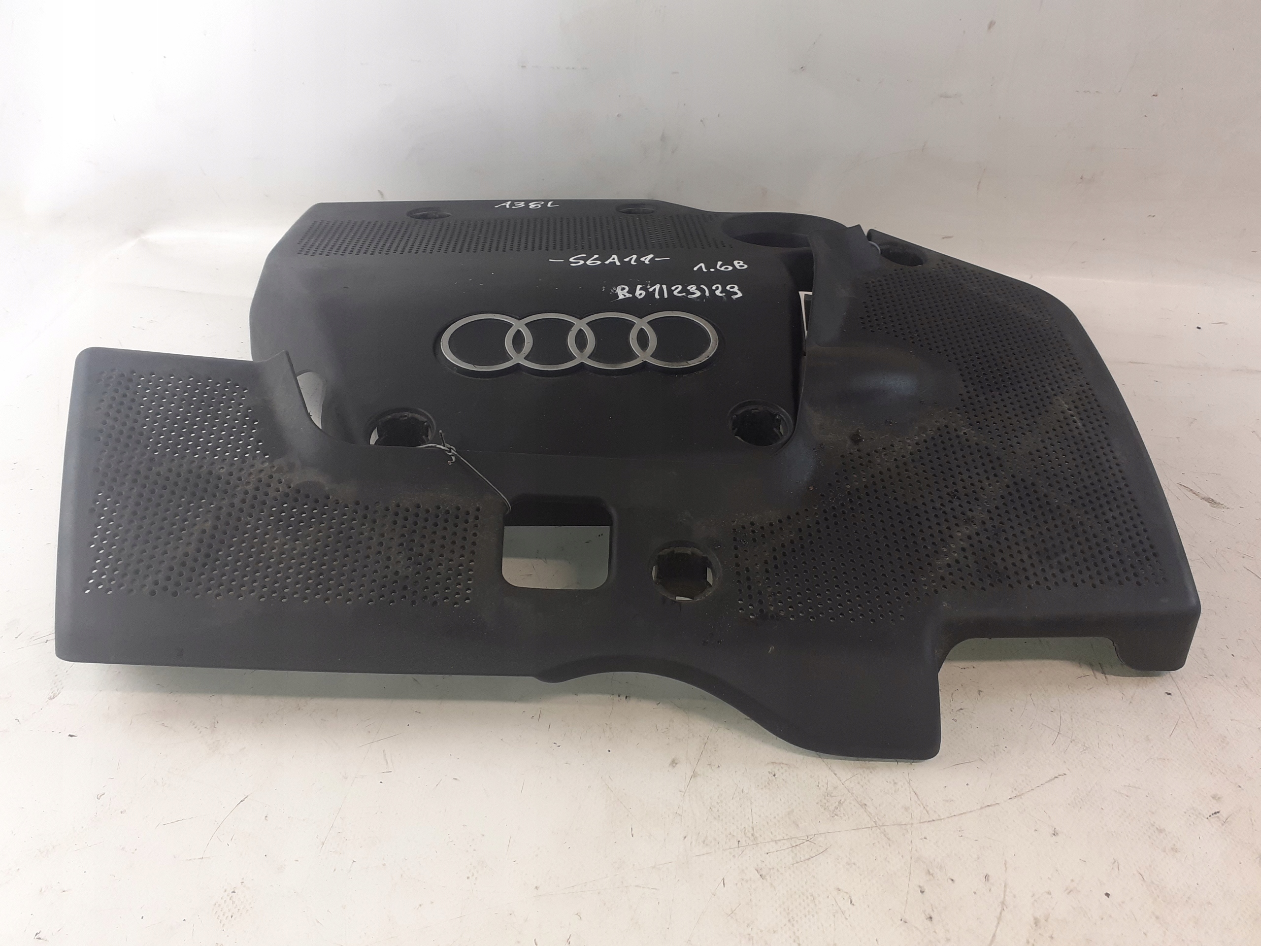 motor cover upper Audi A3 8L 1.6