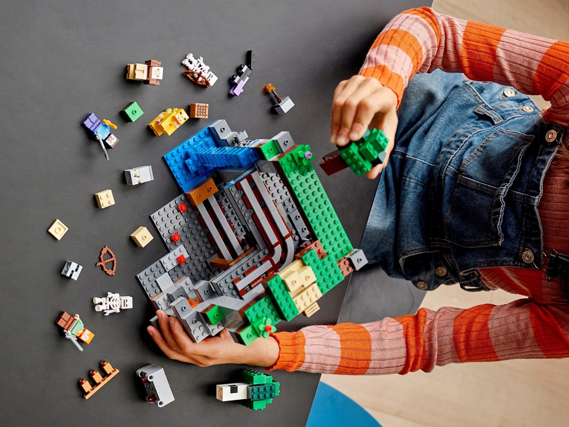 LEGO 21169 MINECRAFT PIERWSZA PRZYGODA Marka LEGO