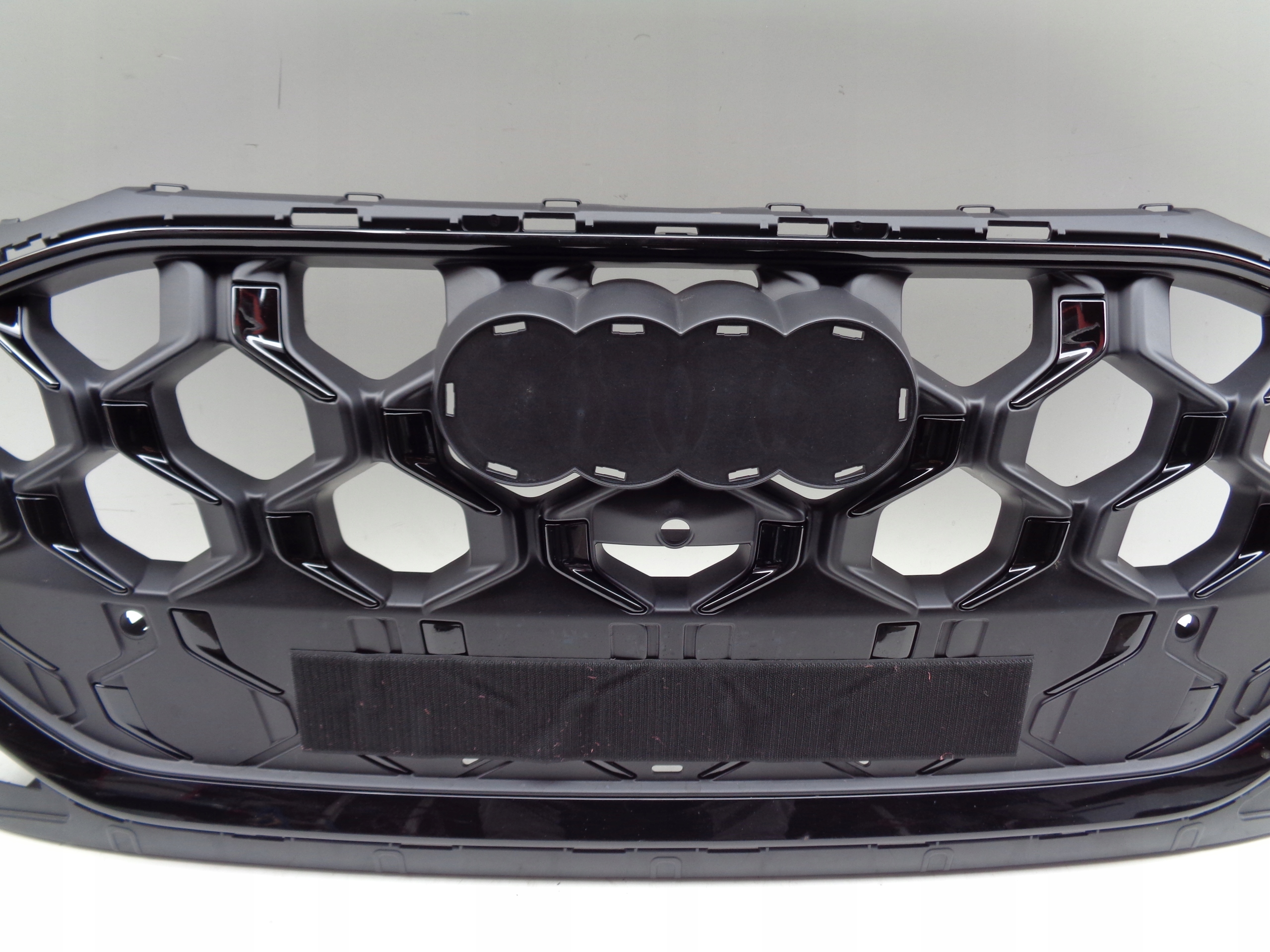 front PREKLADgrill AUDI Q5 III 8MA 24- S-LINE black
